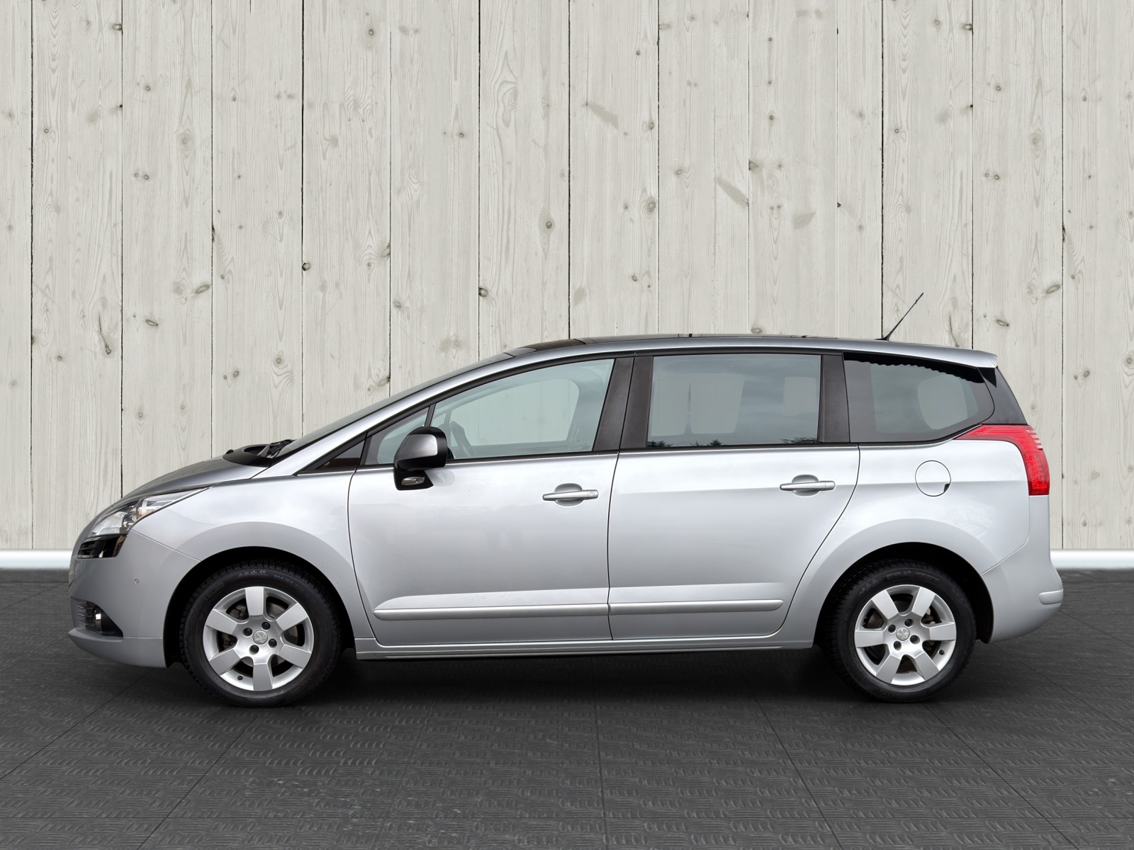 PEUGEOT 5008 1.6 HDI Active EGS6-image-3
