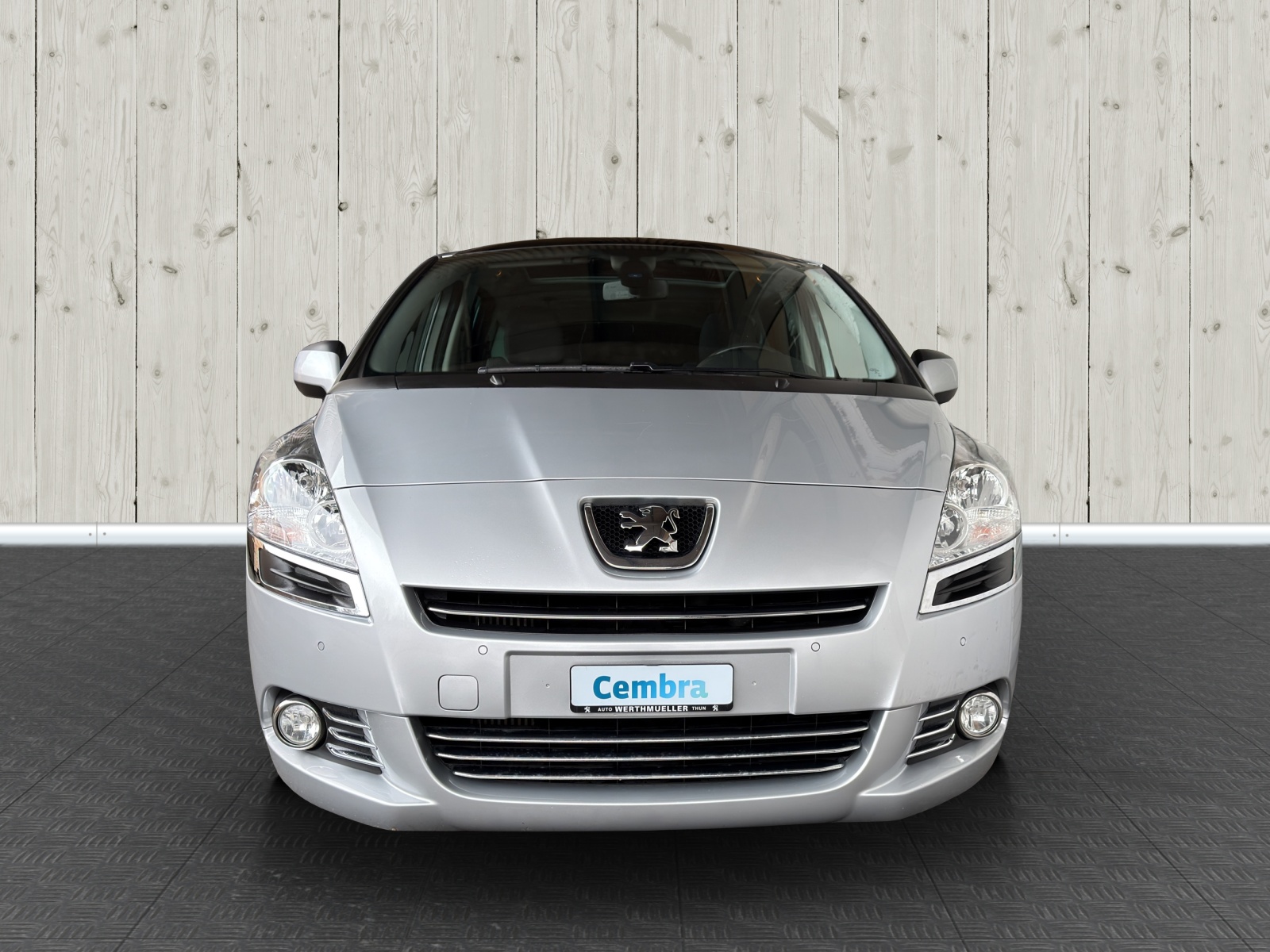 PEUGEOT 5008 1.6 HDI Active EGS6-image-1