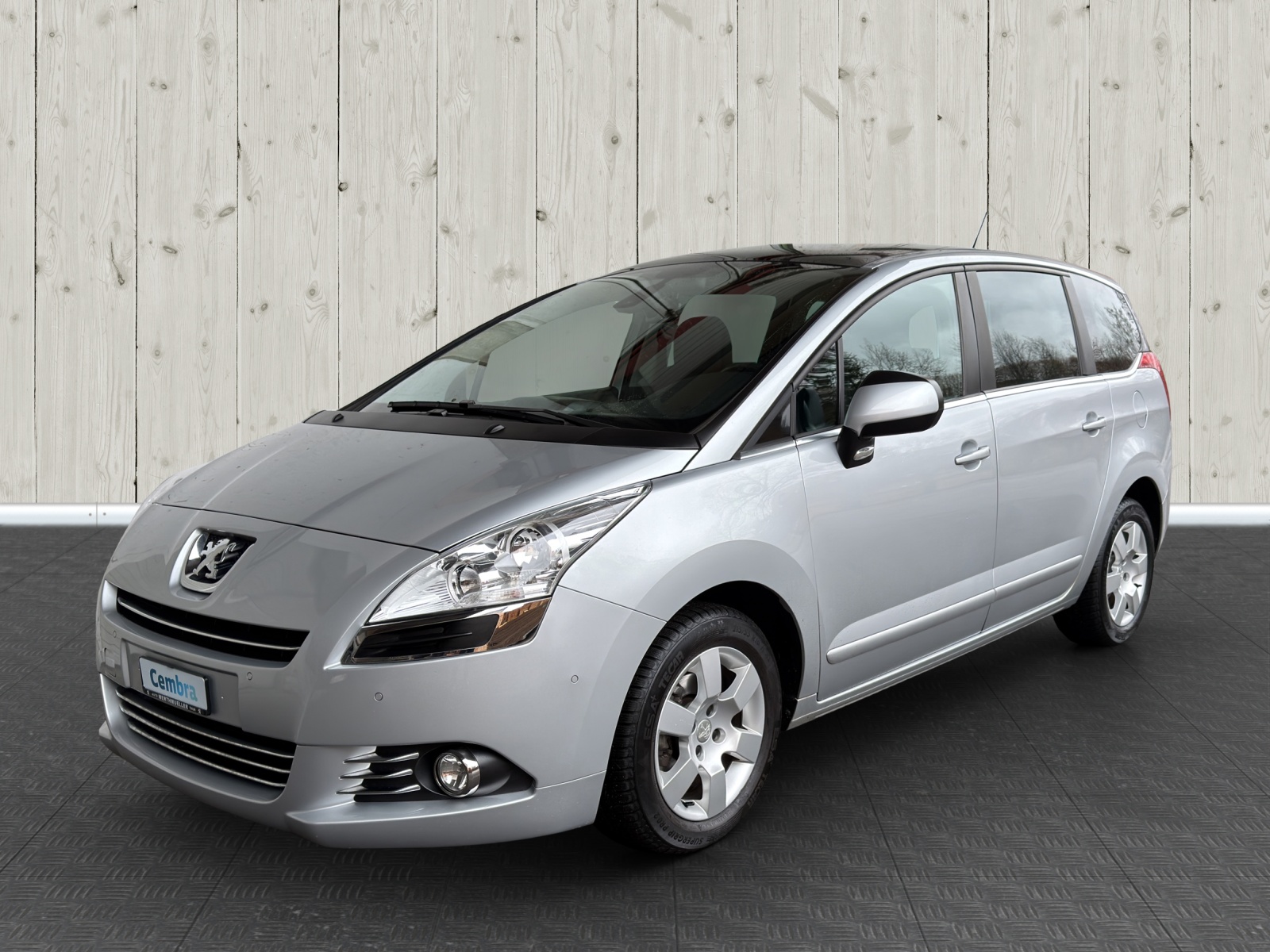 PEUGEOT 5008 1.6 HDI Active EGS6-image-2