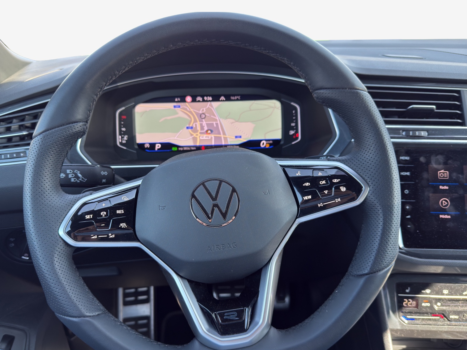 VW Tiguan 2.0TSI R-Line 4Motion DSG-image-9