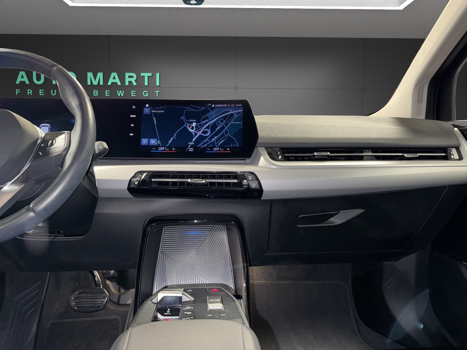 BMW 218d Active Tourer-image-18