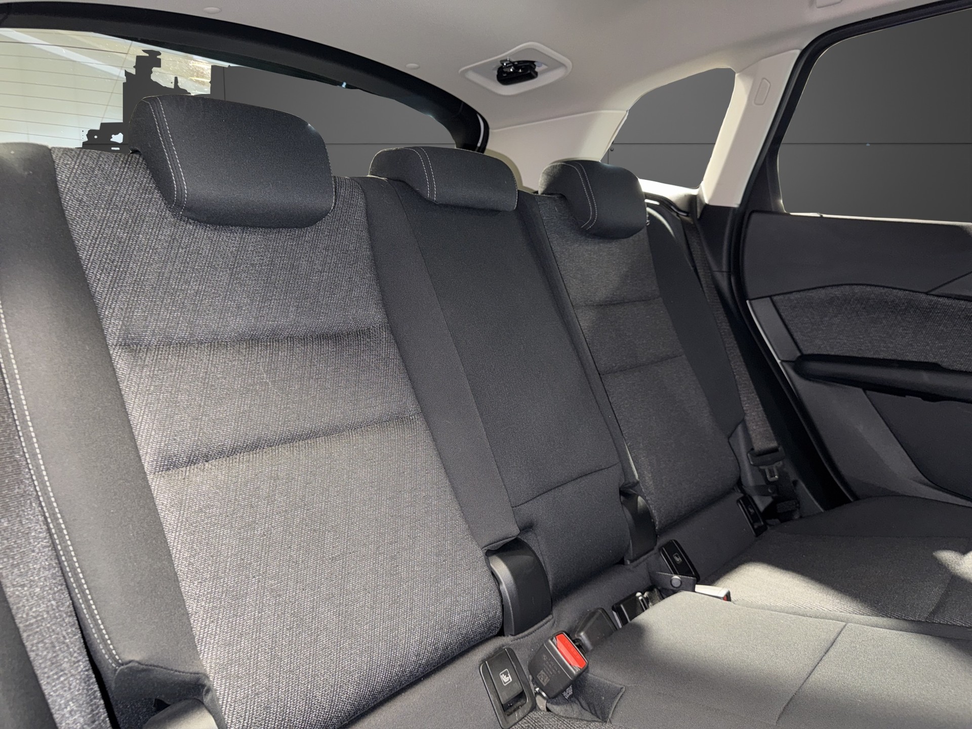 BMW 218d Active Tourer-image-16