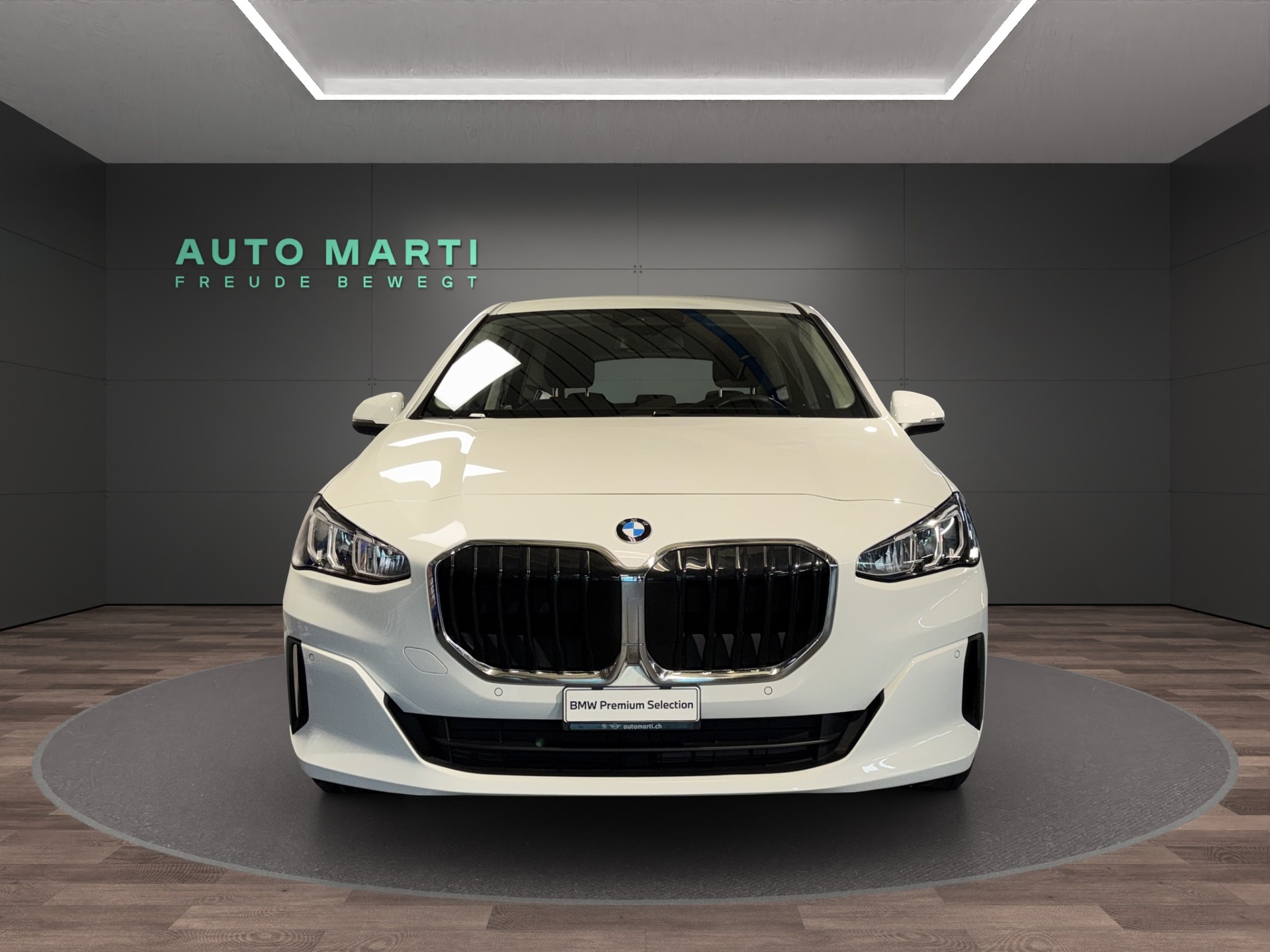 BMW 218d Active Tourer-image-4