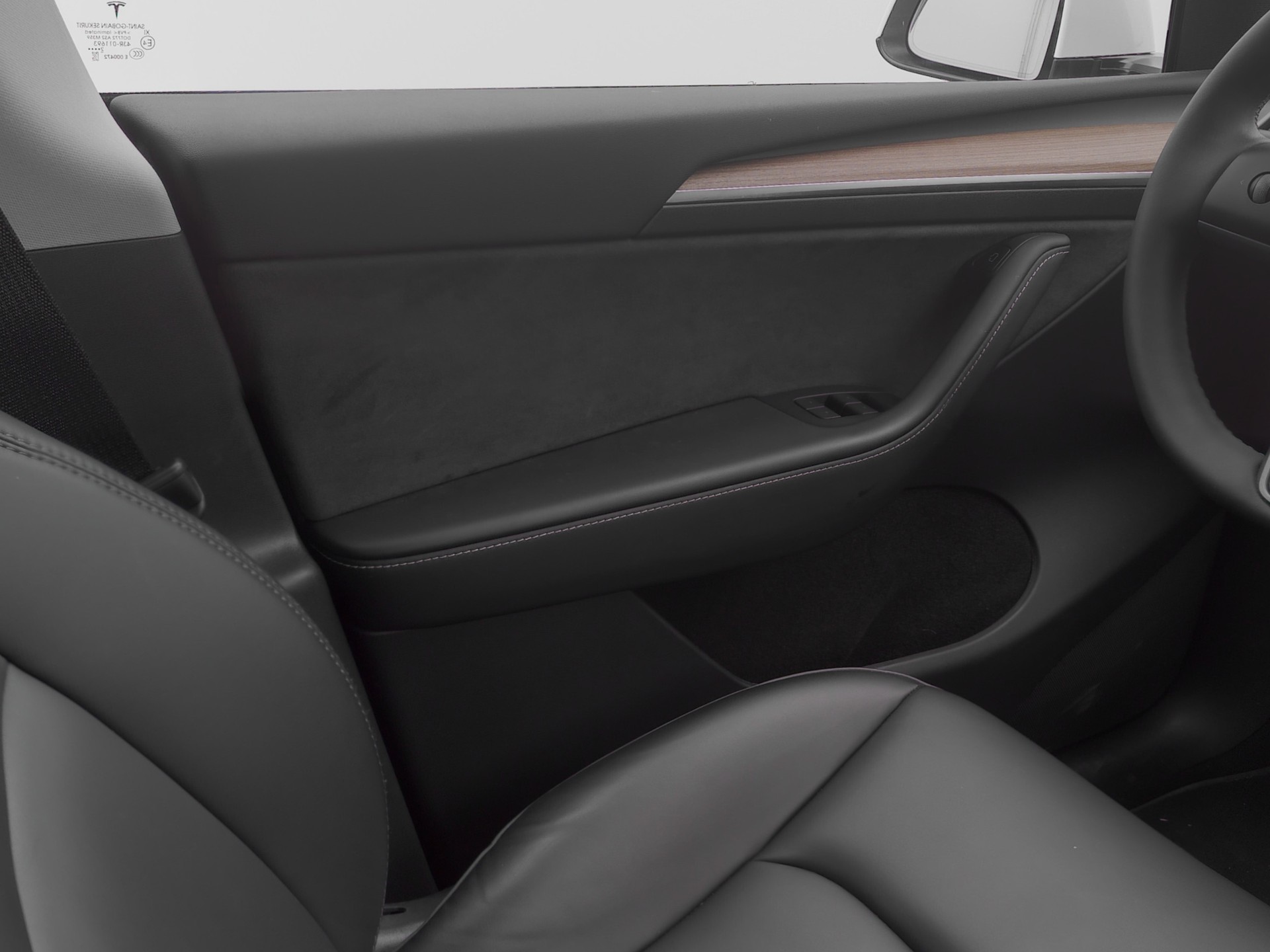 TESLA Model Y Long Range-image-7