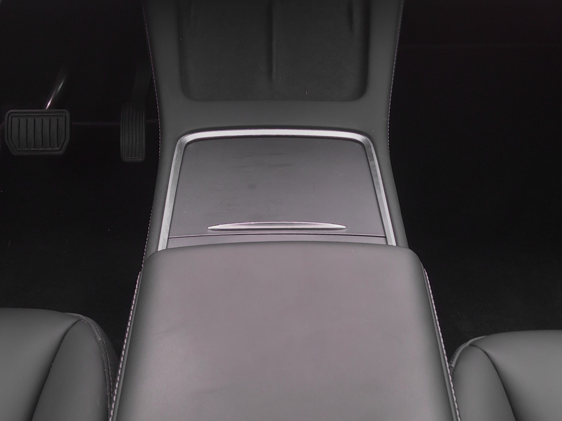 TESLA Model Y Long Range-image-9