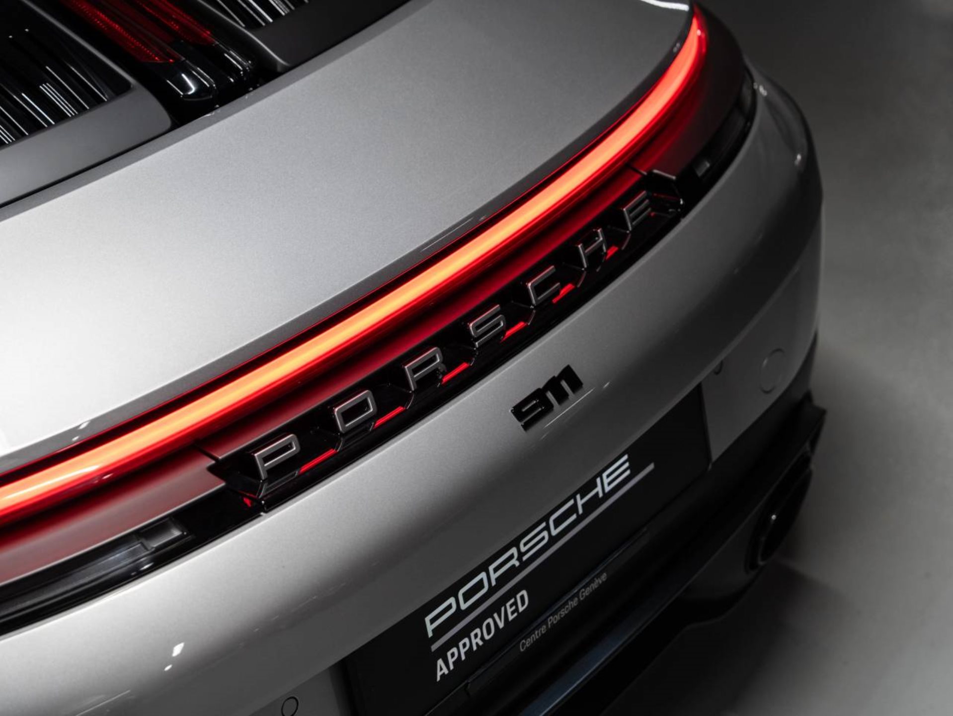 PORSCHE 911 Carrera S-image-22