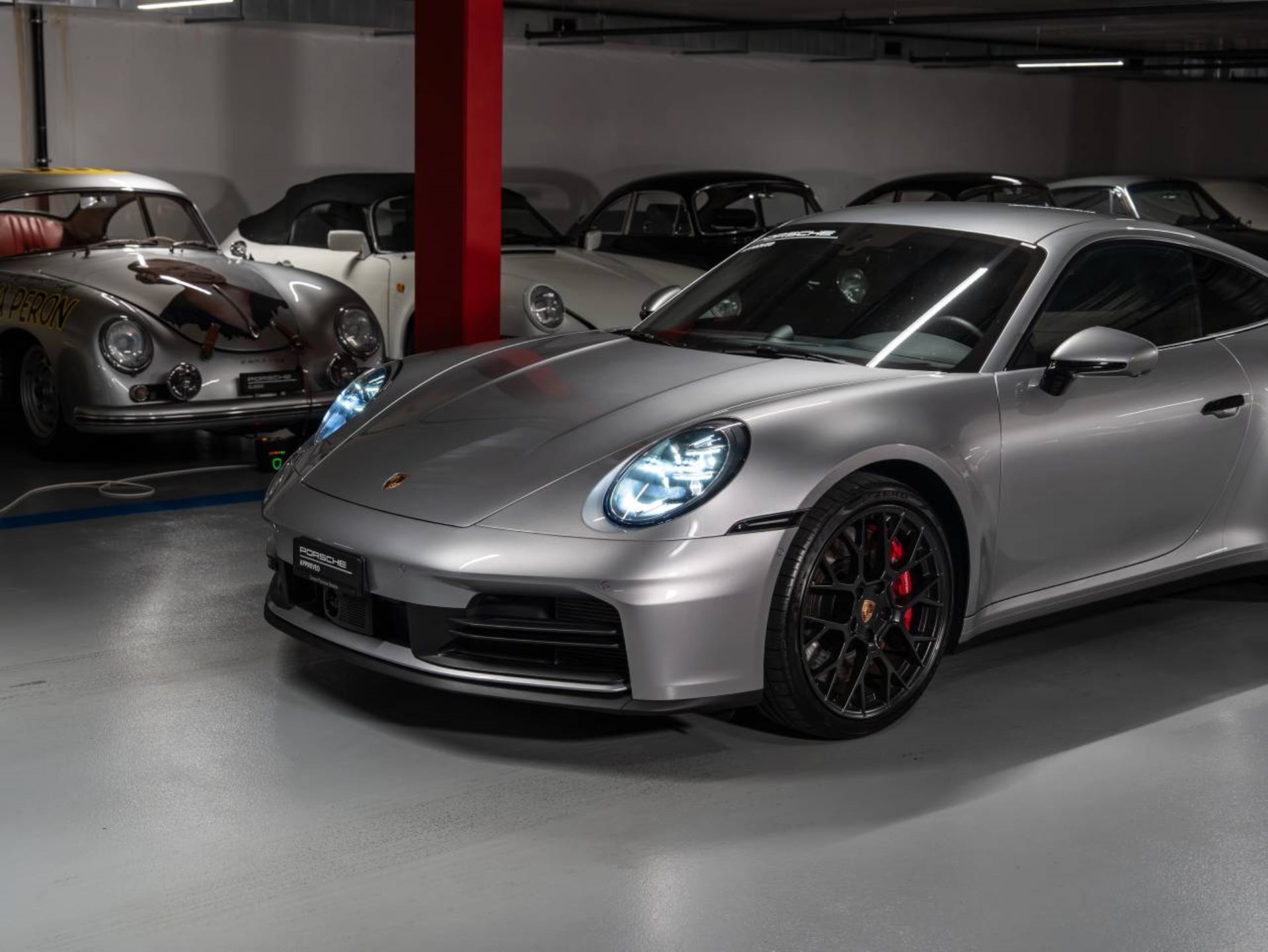 PORSCHE 911 Carrera S-image-21