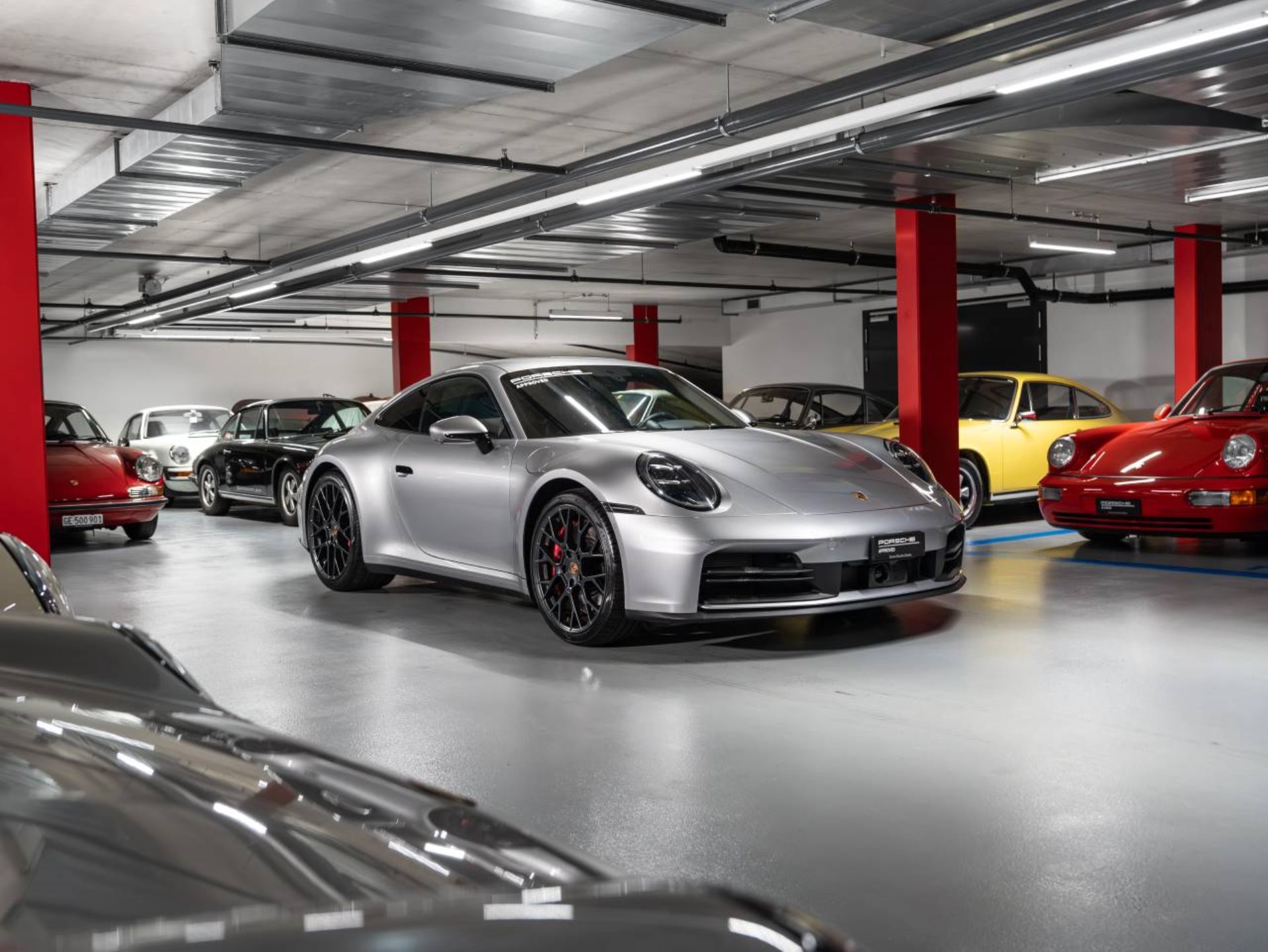 PORSCHE 911 Carrera S-image-5