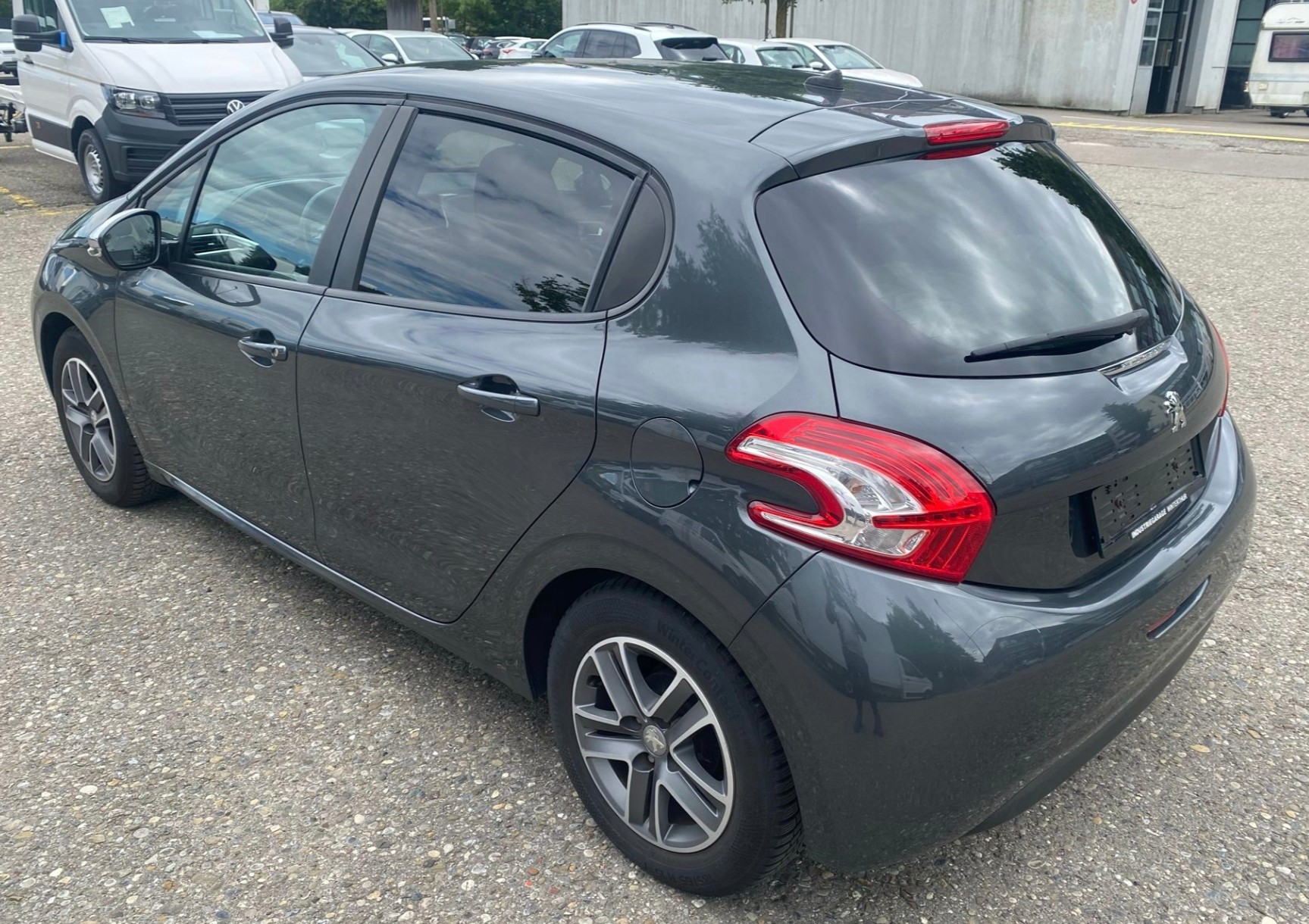 PEUGEOT 208 1.2 VTI Style-image-3