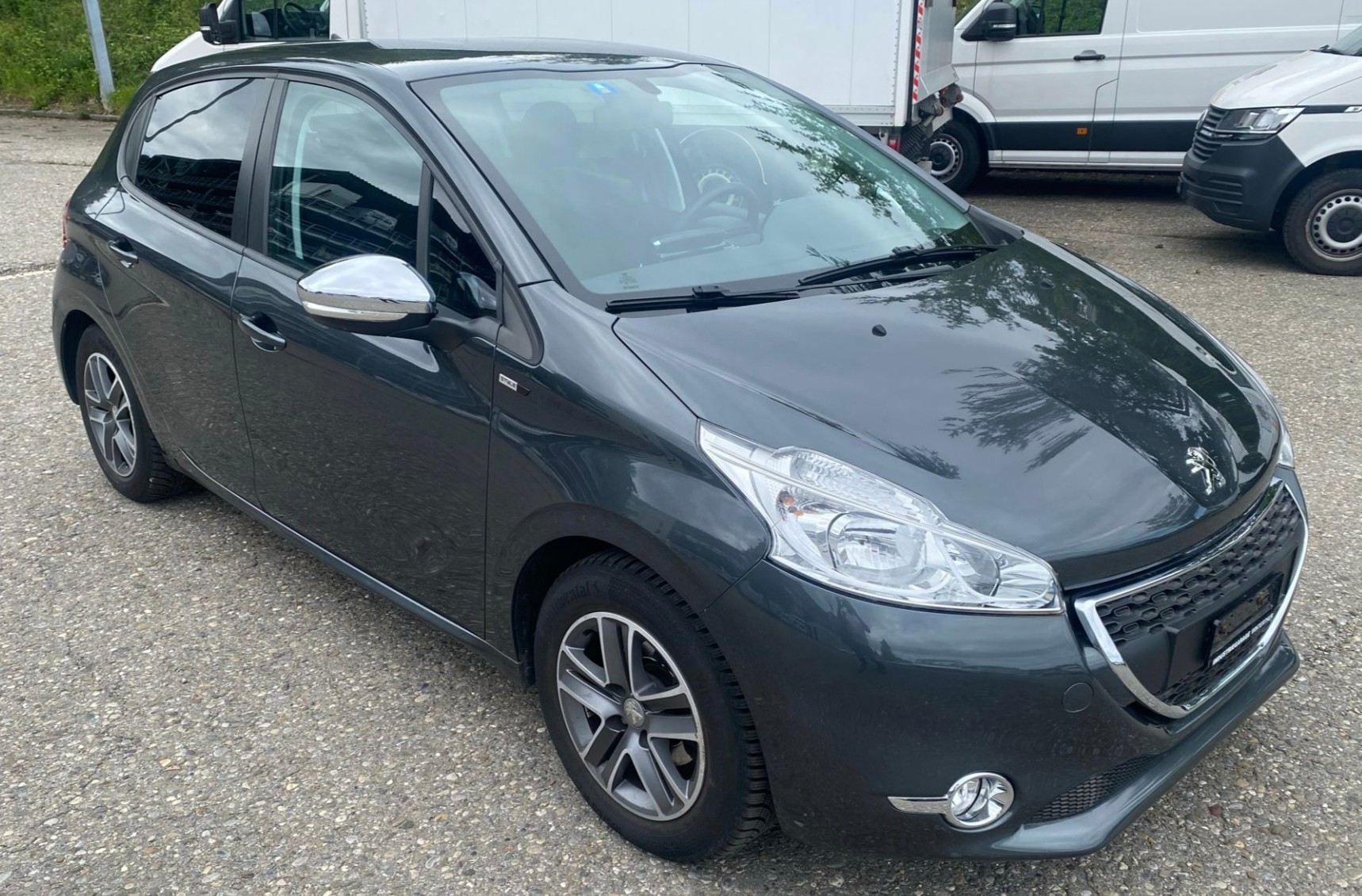 PEUGEOT 208 1.2 VTI Style-image-1
