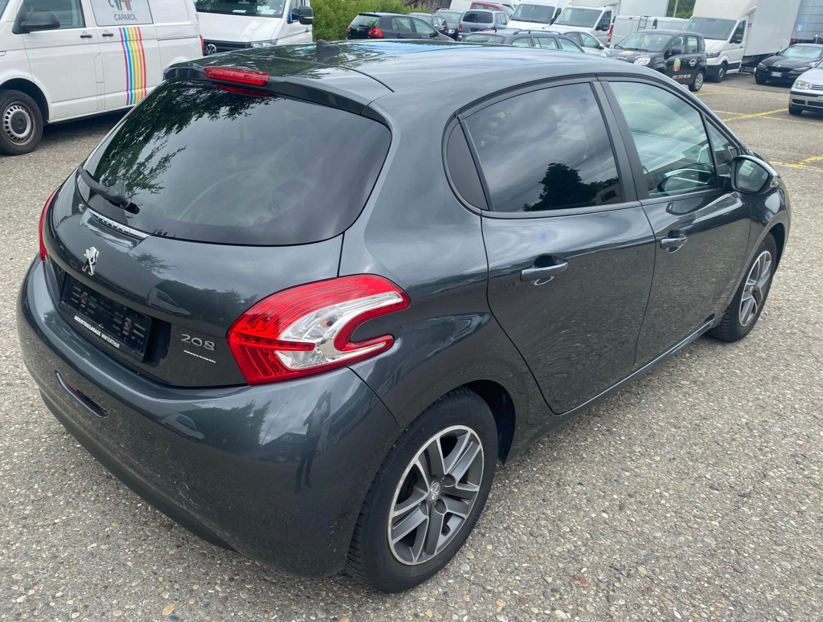 PEUGEOT 208 1.2 VTI Style-image-4