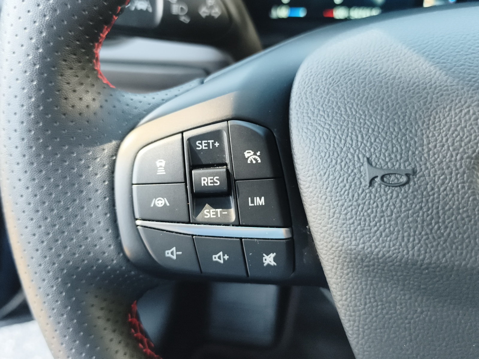 FORD Focus Station Wagon 1.5 EcoBlue-image-14