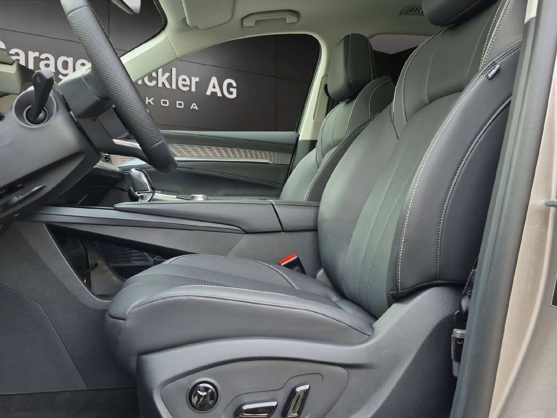 MG S9 1.5 PHEV Premium-image-9