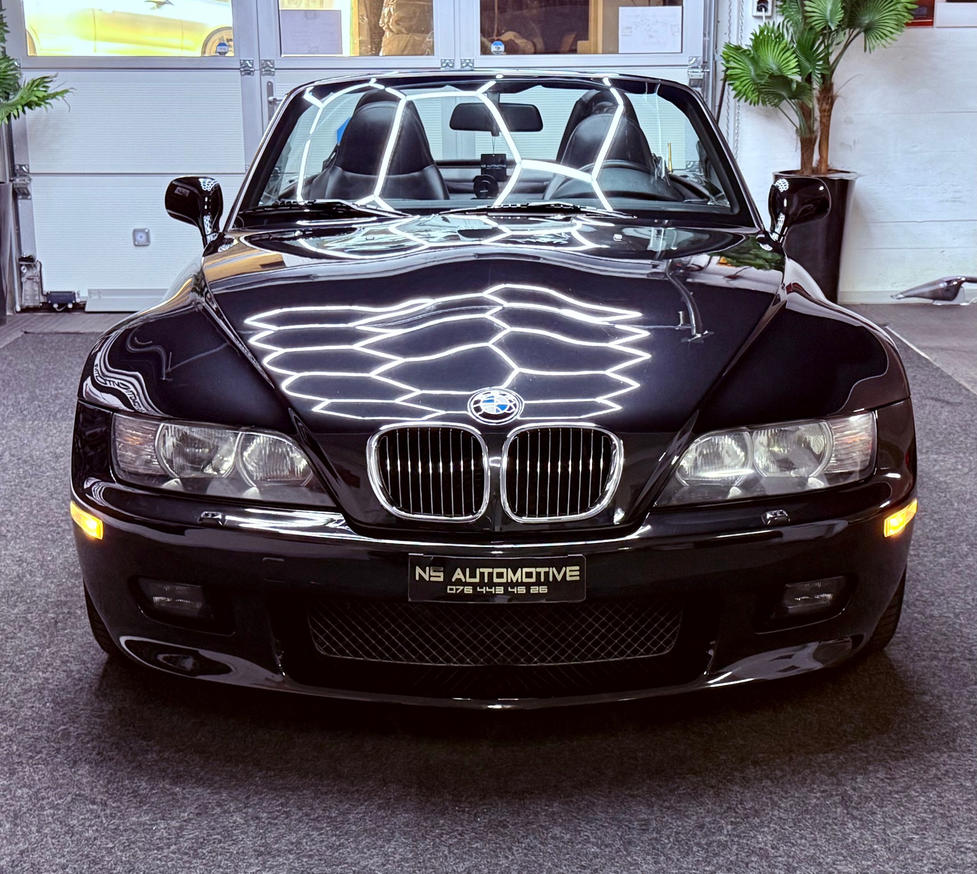 BMW Z3 3.0i Roadster-showroom-element-1