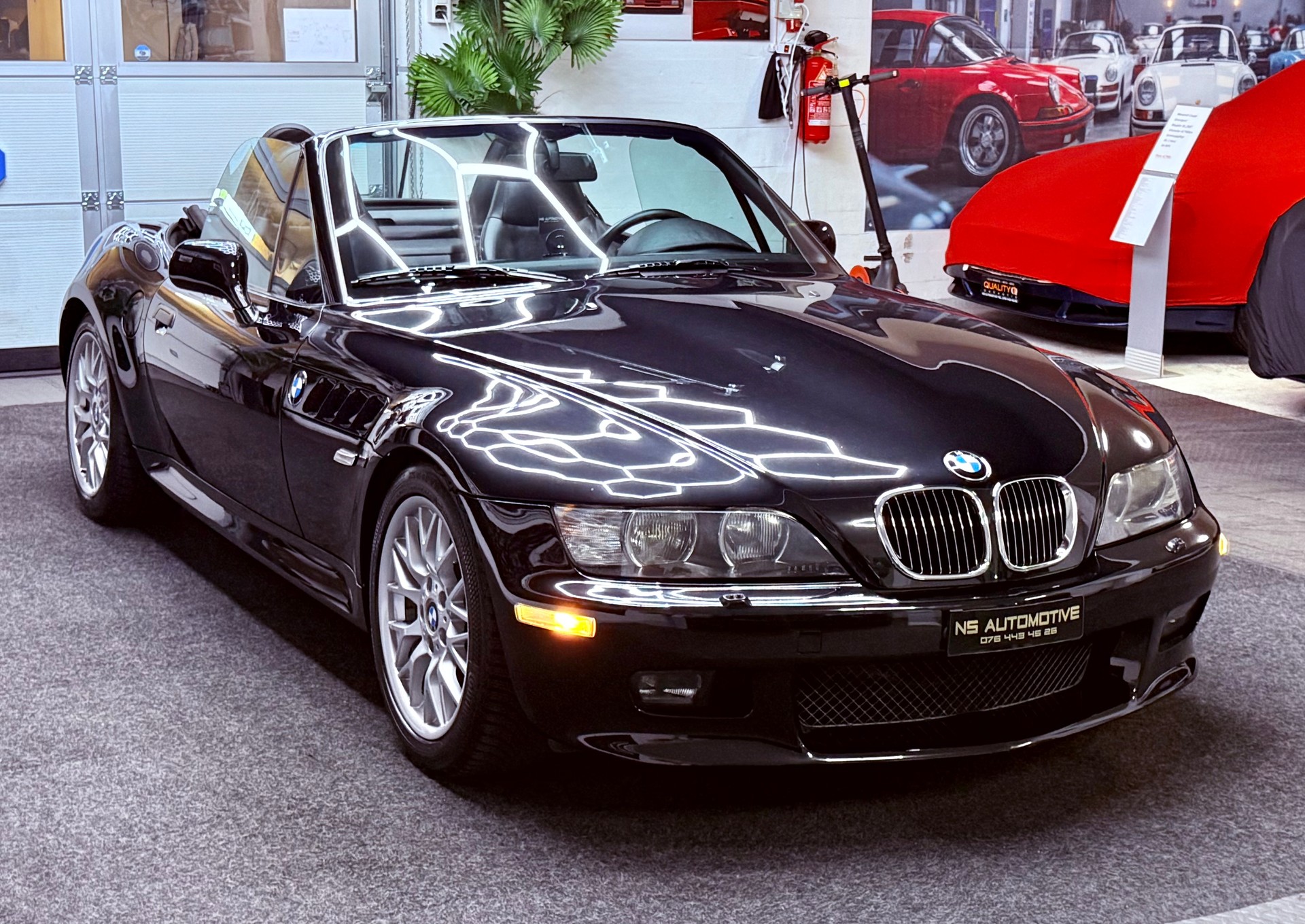 BMW Z3 3.0i Roadster-showroom-element-2