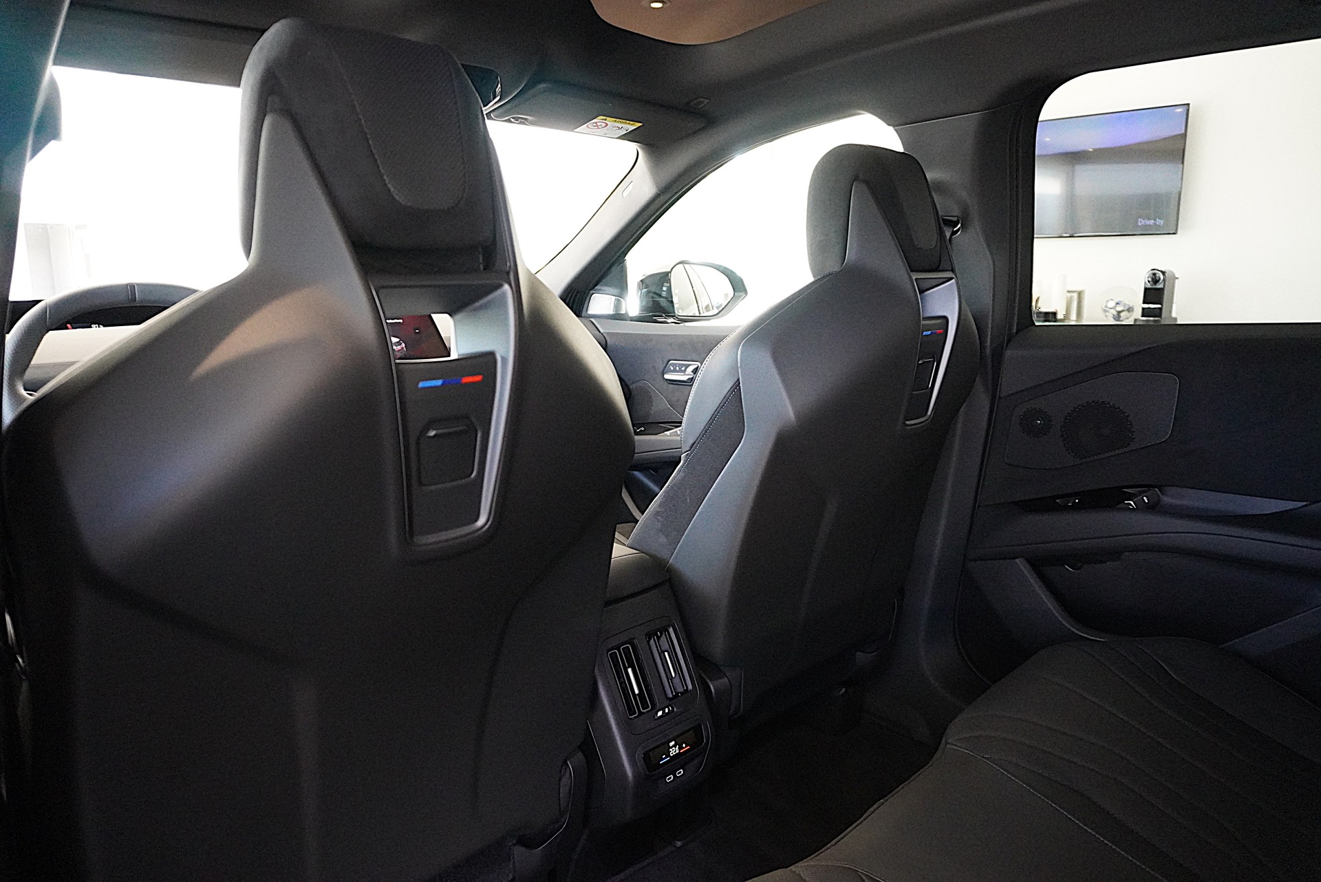 BMW iX3 50 xDrive M Sport Pro-image-18