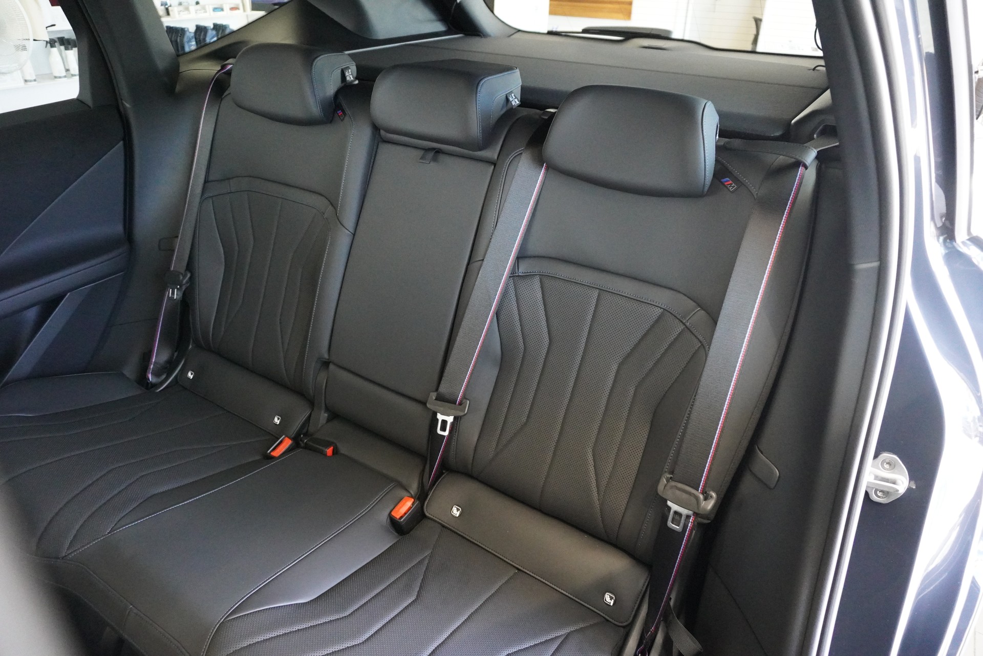 BMW iX3 50 xDrive M Sport Pro-image-17