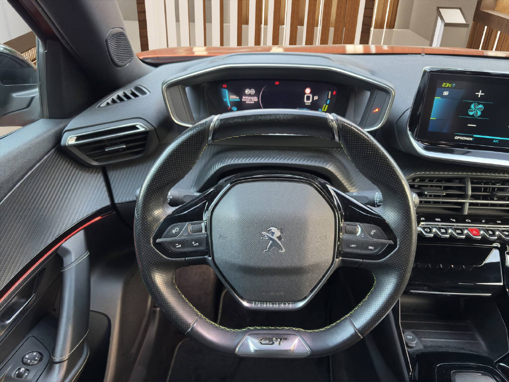 PEUGEOT 2008 e-GT-image-10