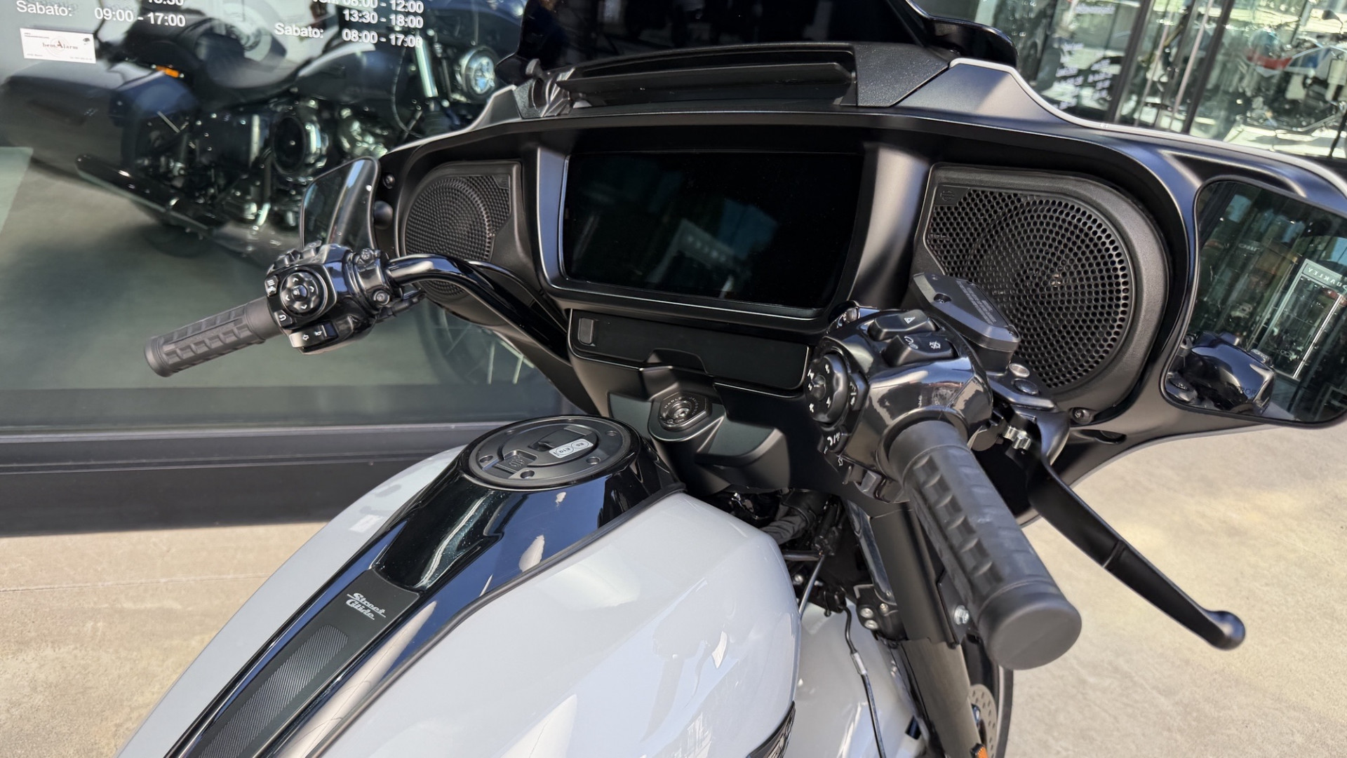 HARLEY-DAVIDSON FLHX 1923 Street Glide 117-image-2