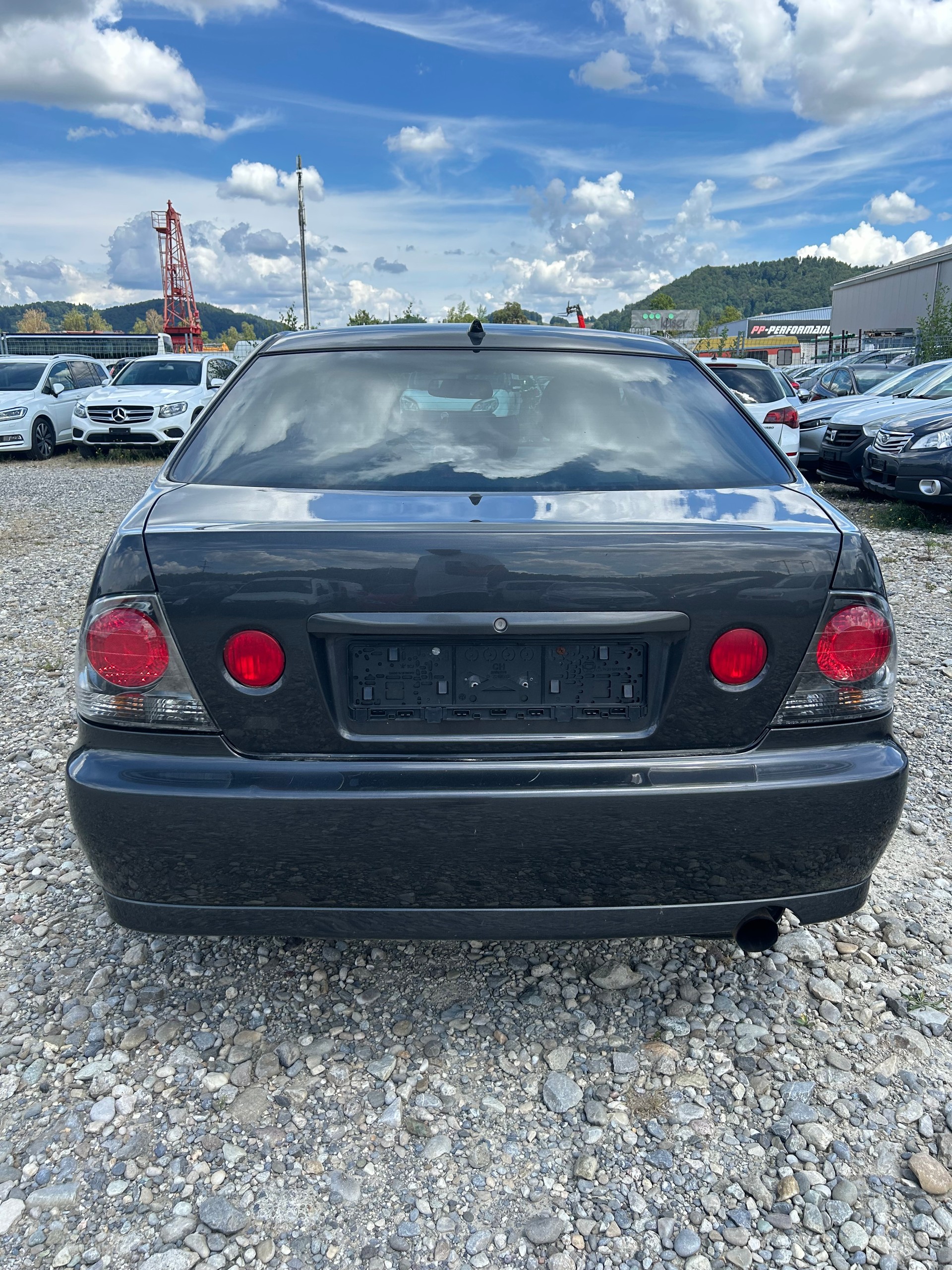 LEXUS IS 200-image-4