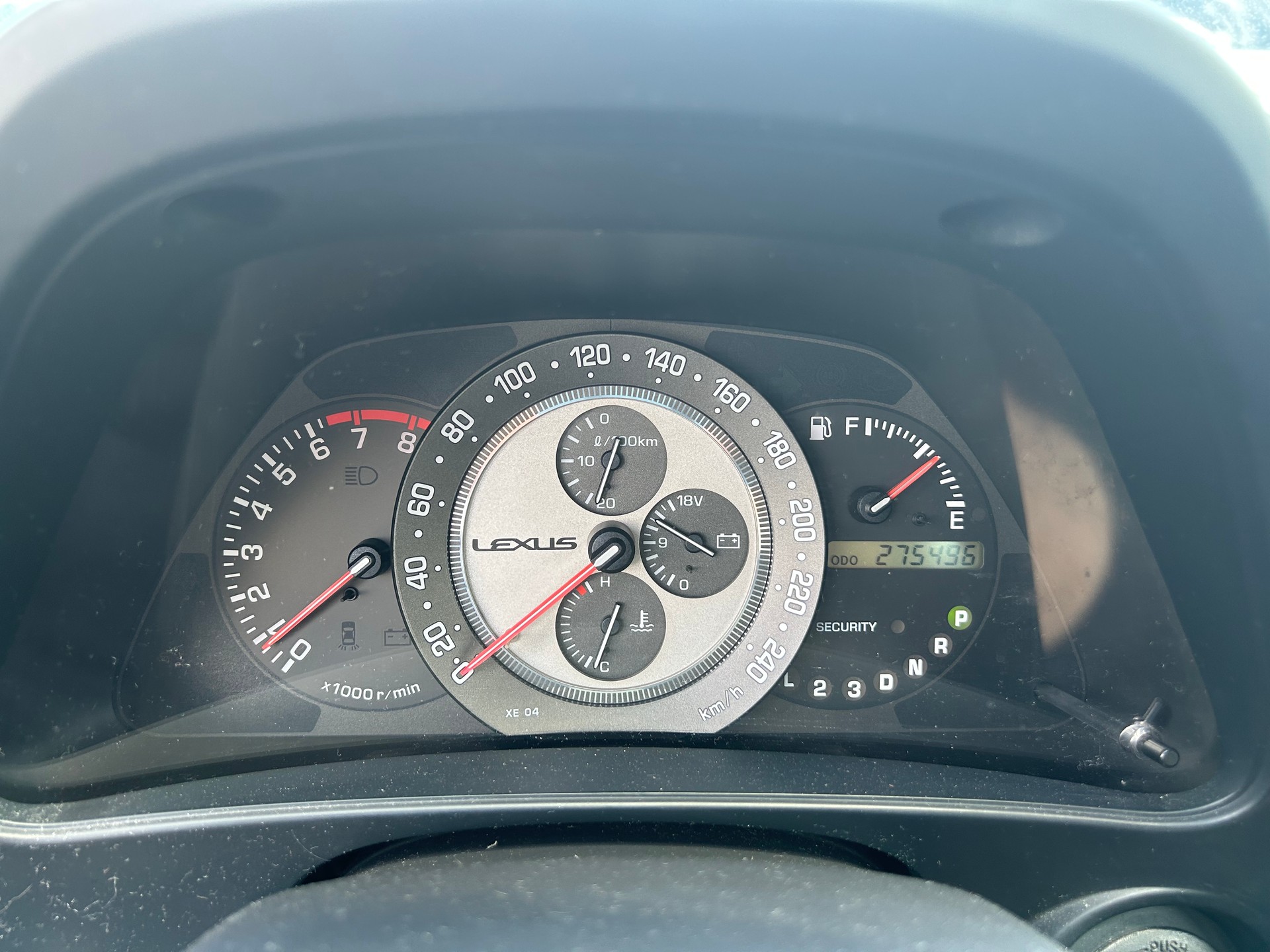 LEXUS IS 200-image-8