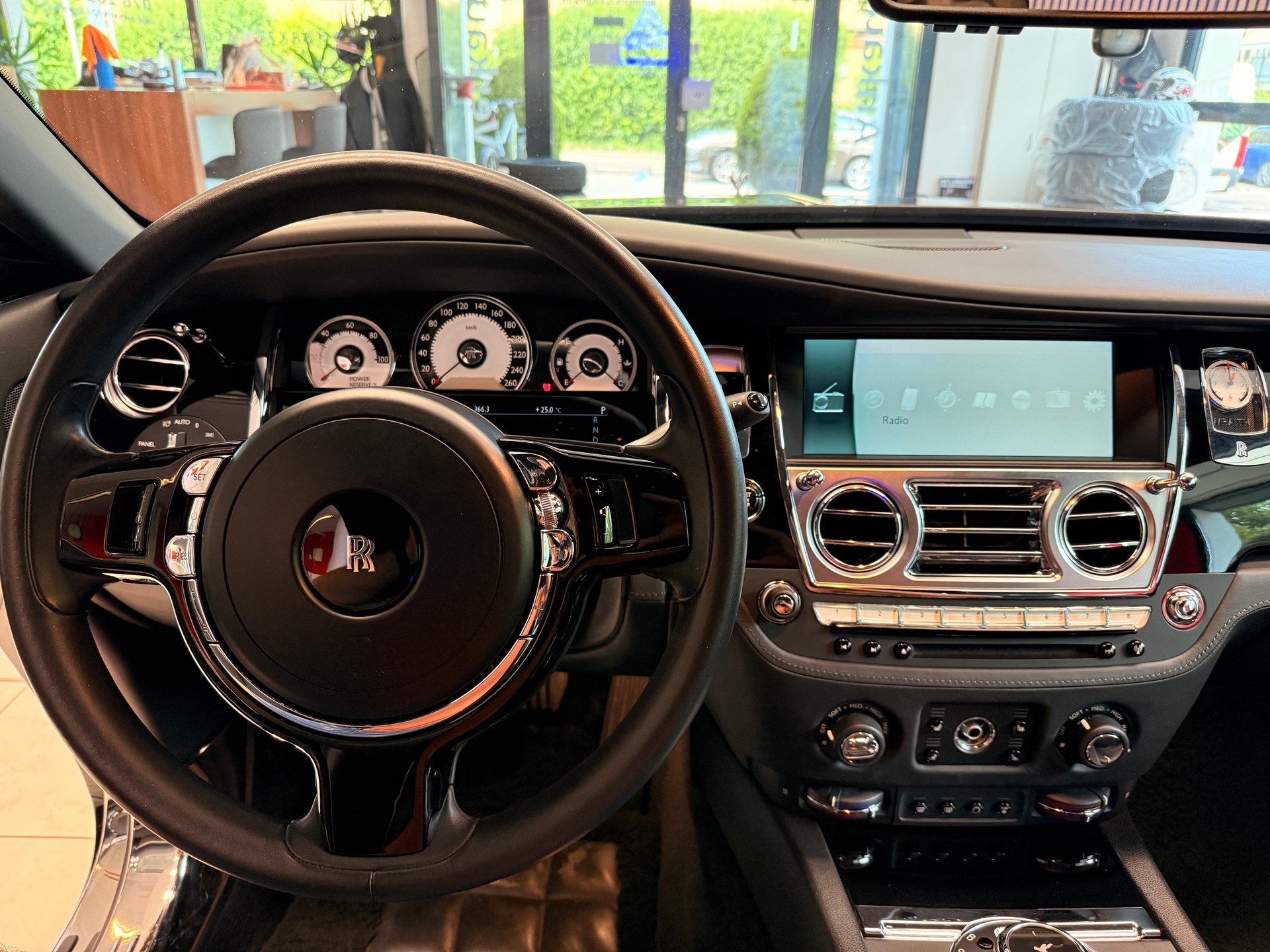 ROLLS-ROYCE Wraith 6.6 V12-image-5