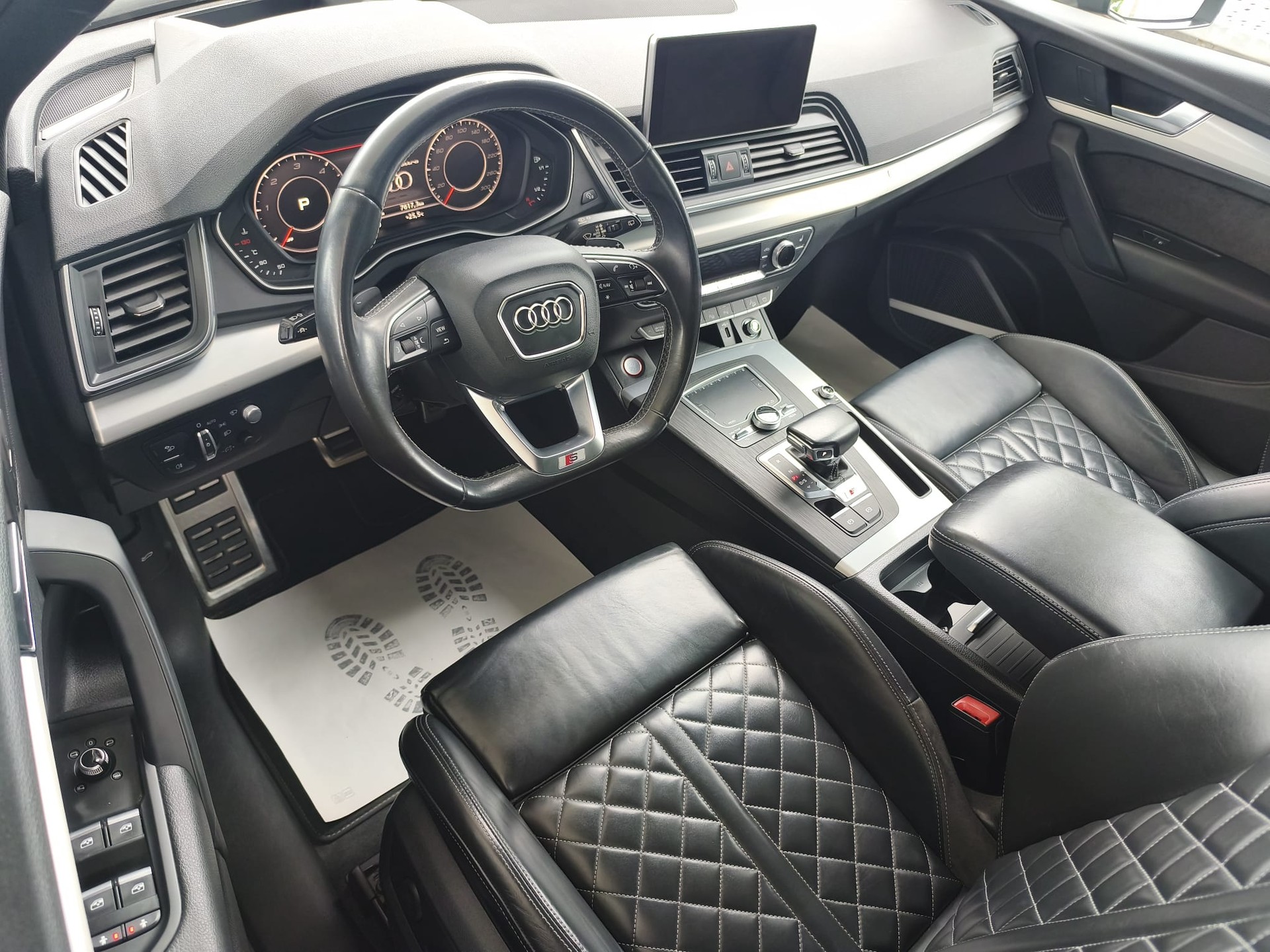 AUDI SQ5 TDI quattro tiptronic-image-9