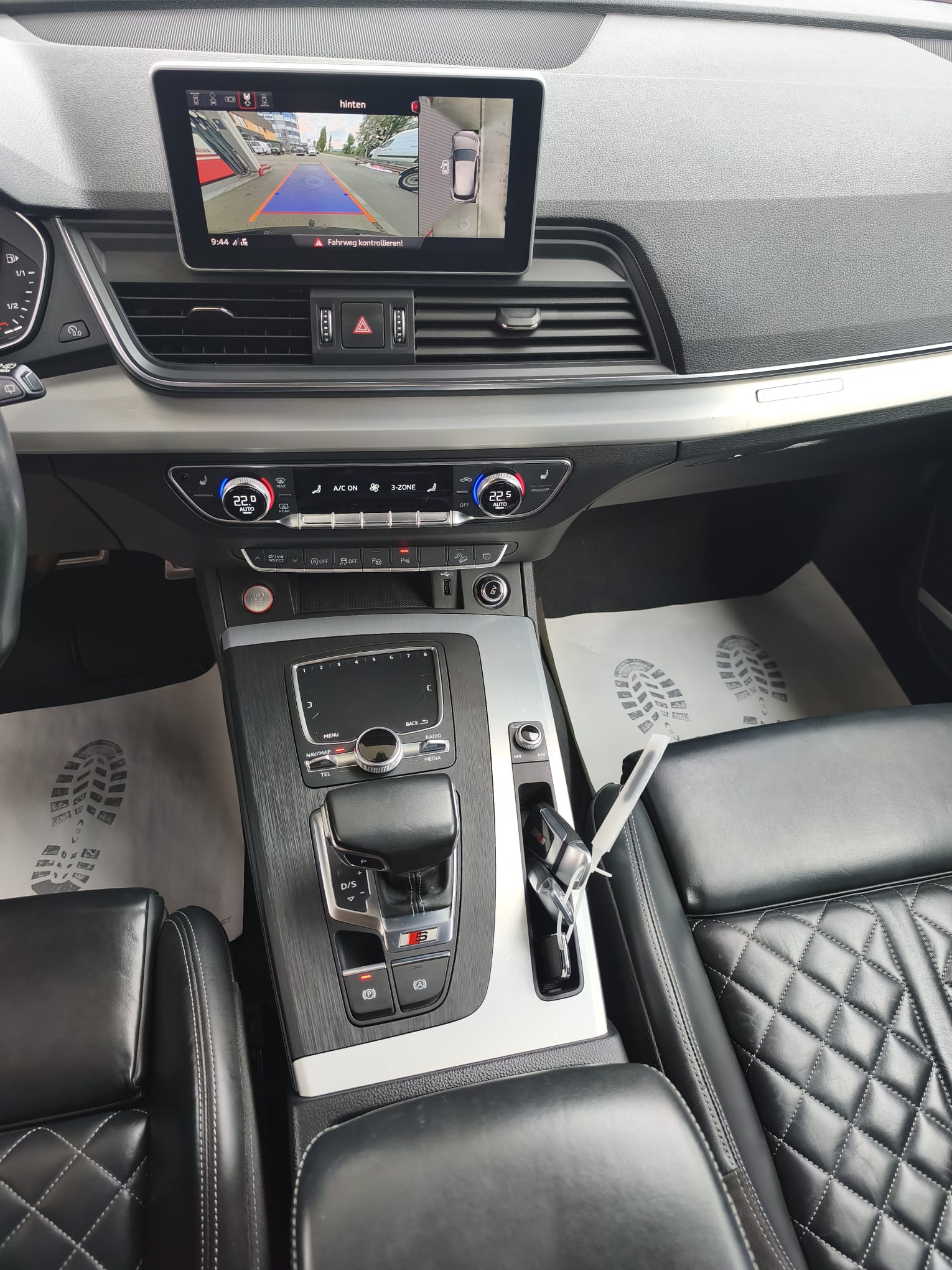 AUDI SQ5 TDI quattro tiptronic-image-16
