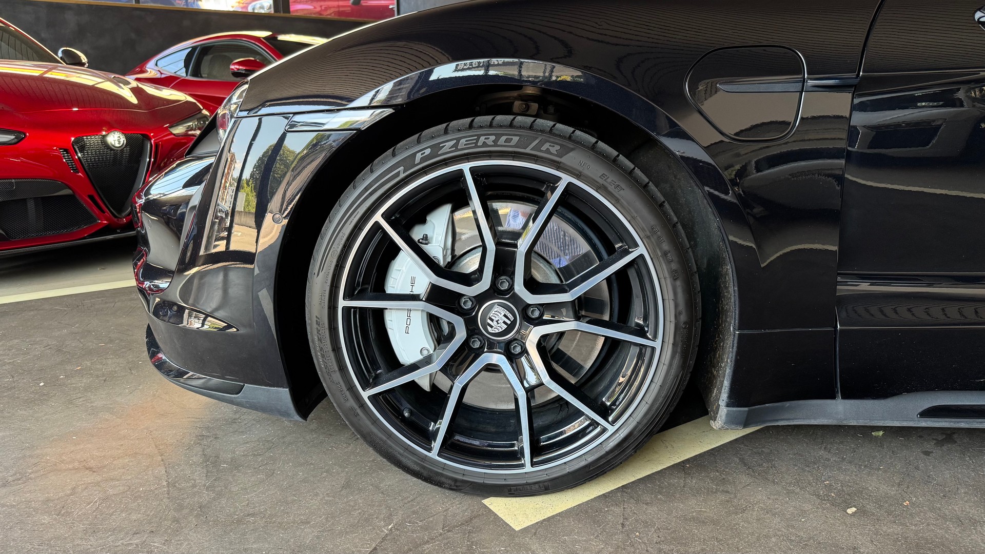 PORSCHE Taycan Turbo-image-4