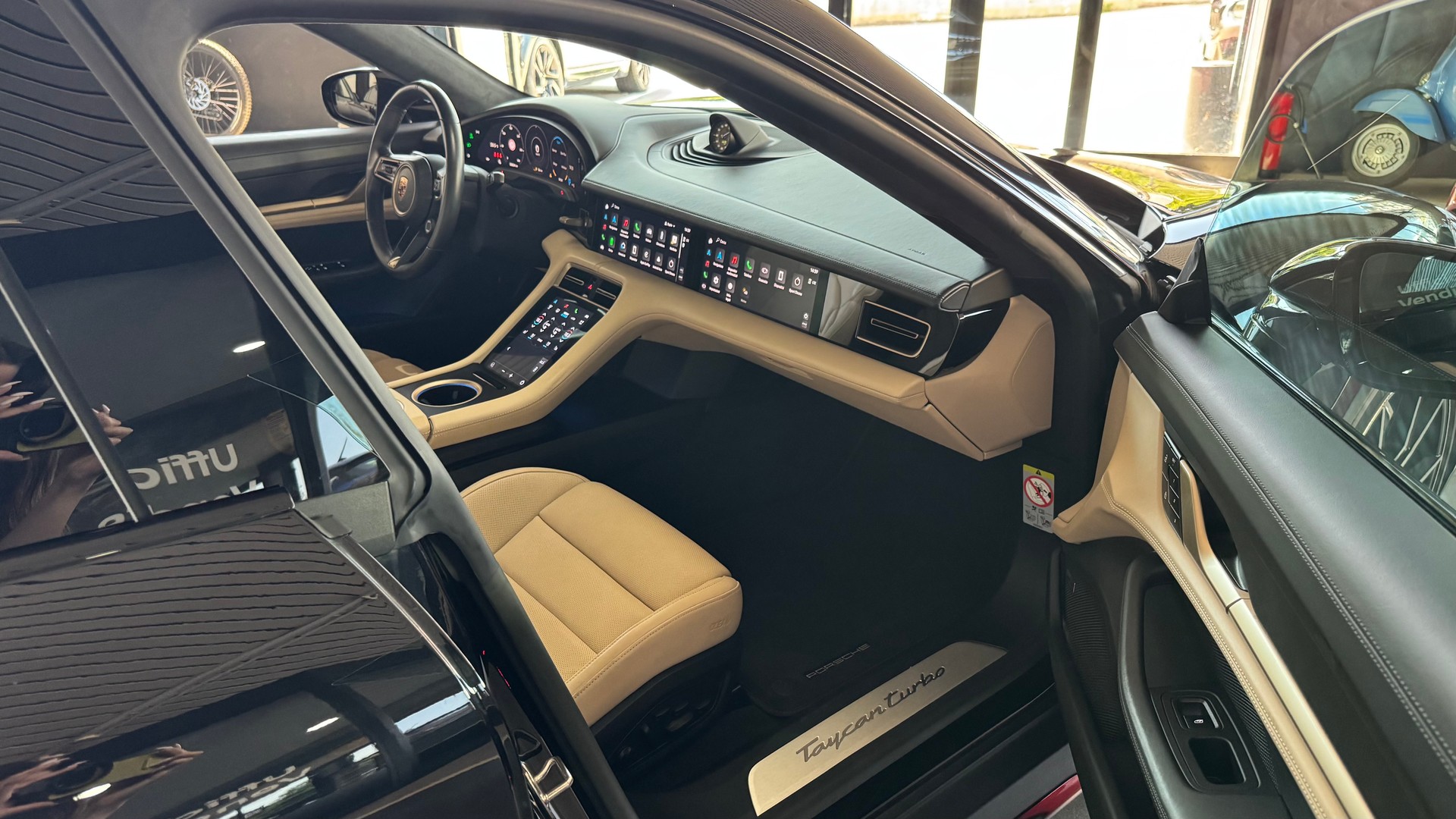 PORSCHE Taycan Turbo-image-14