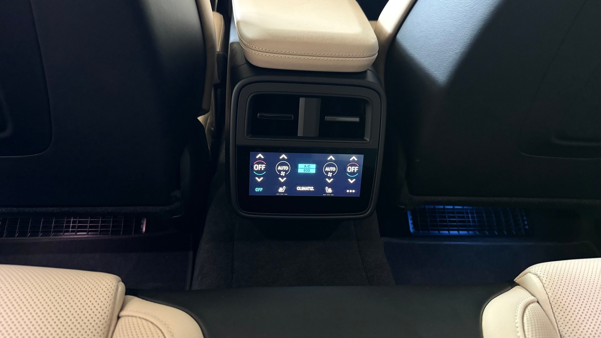 PORSCHE Taycan Turbo-image-15