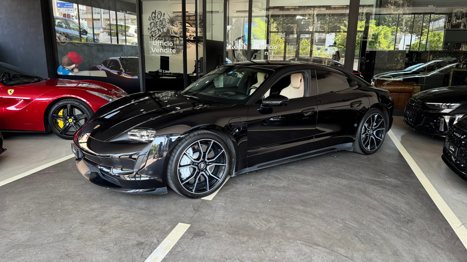 PORSCHE Taycan Turbo