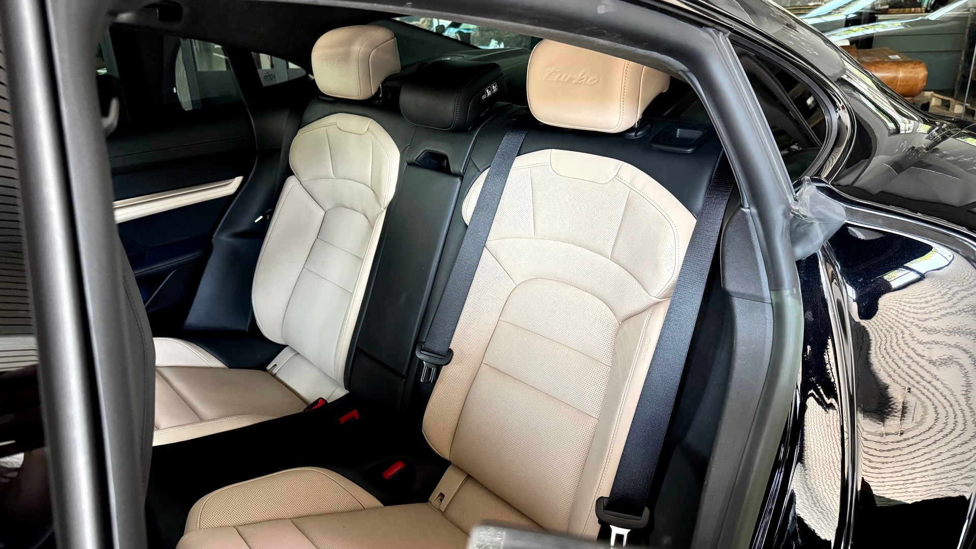 PORSCHE Taycan Turbo-image-11
