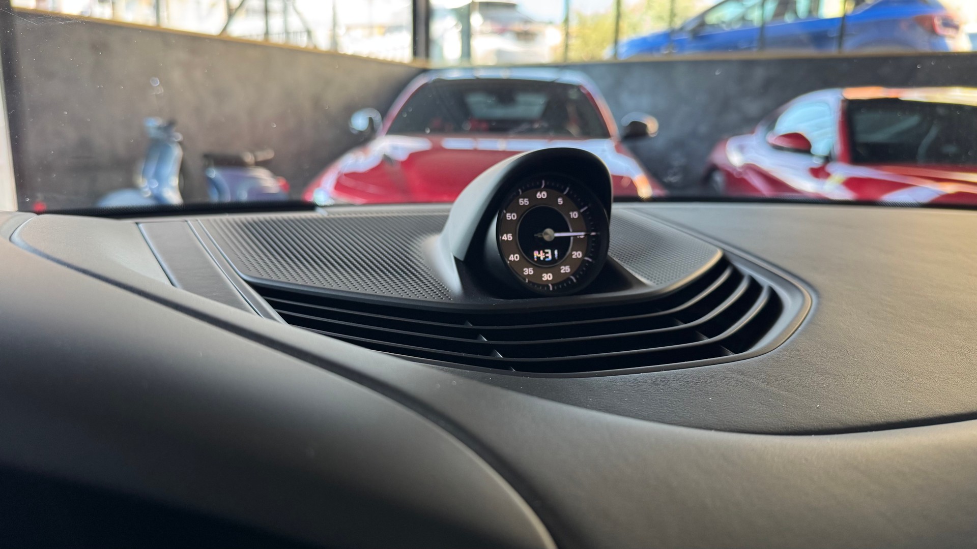 PORSCHE Taycan Turbo-image-9