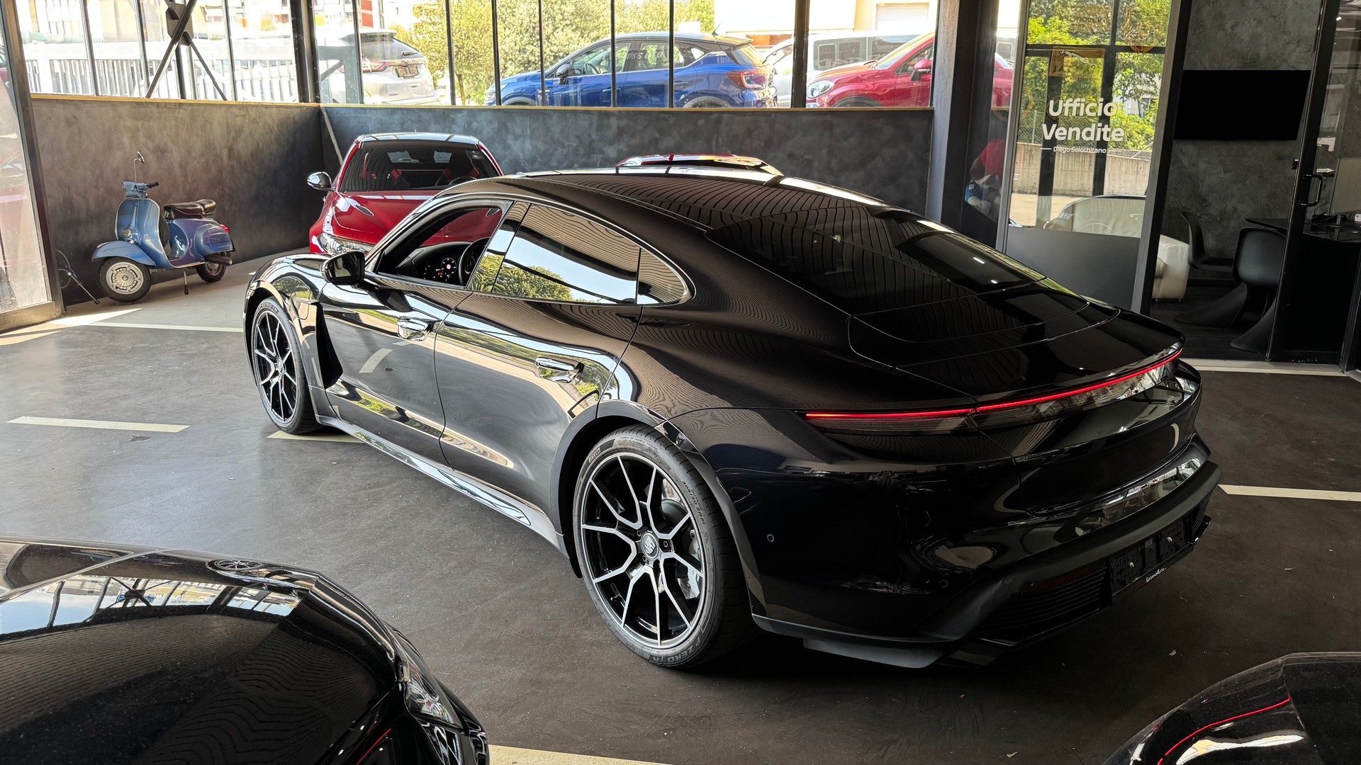 PORSCHE Taycan Turbo-image-3