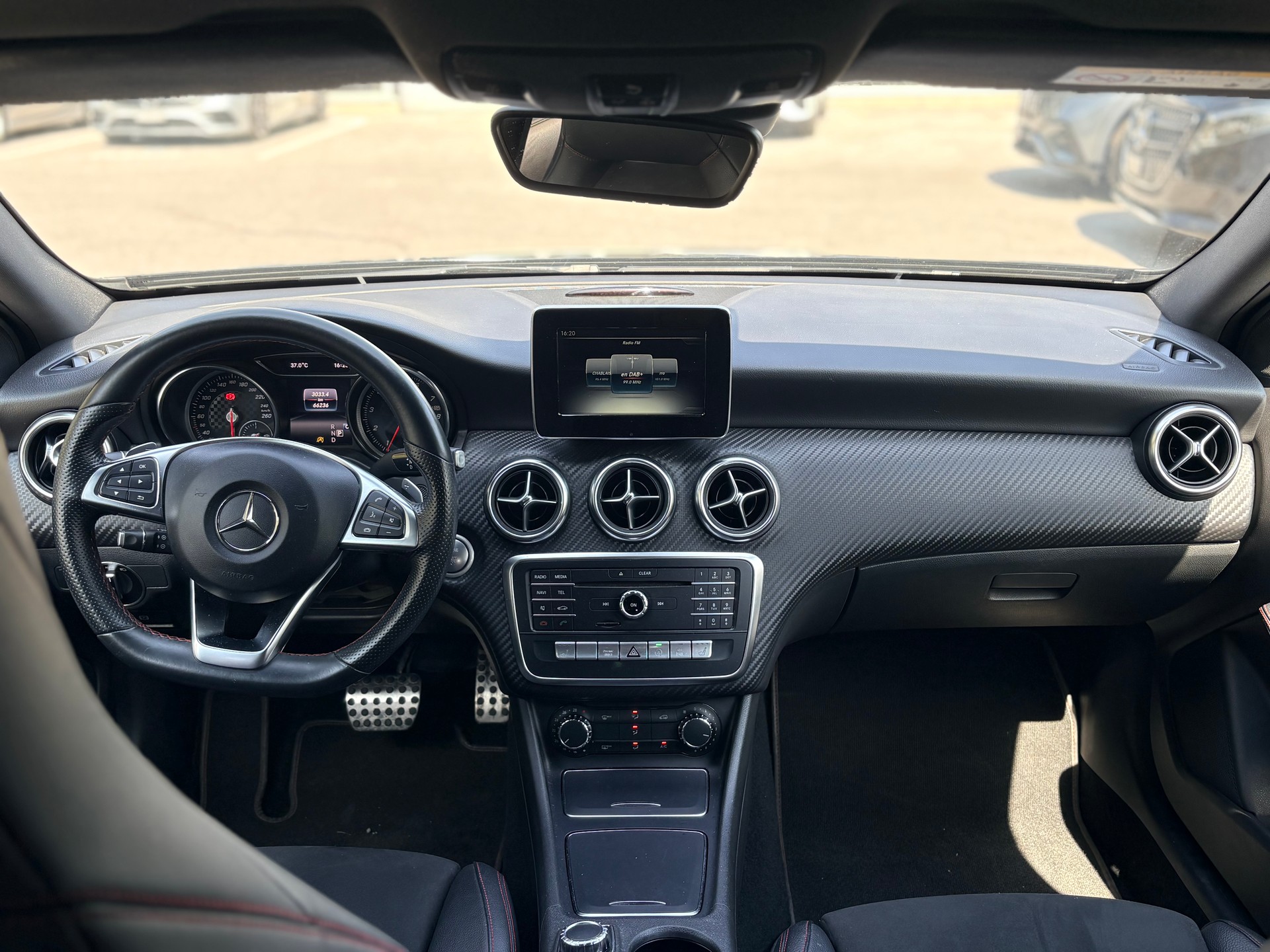 MERCEDES-BENZ A 180 AMG Line 7G-DCT-image-7