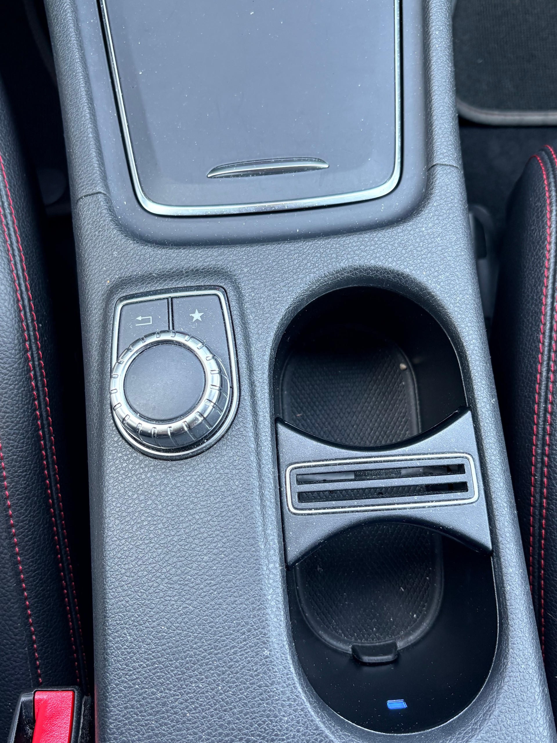 MERCEDES-BENZ A 180 AMG Line 7G-DCT-image-12