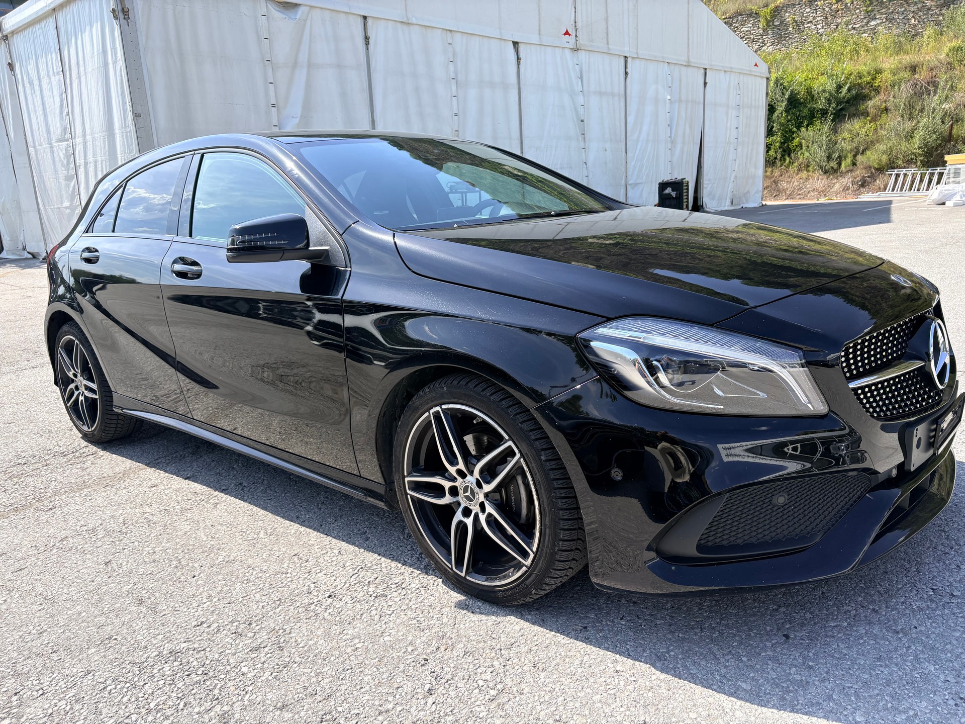 MERCEDES-BENZ A 180 AMG Line 7G-DCT-showroom-element-1