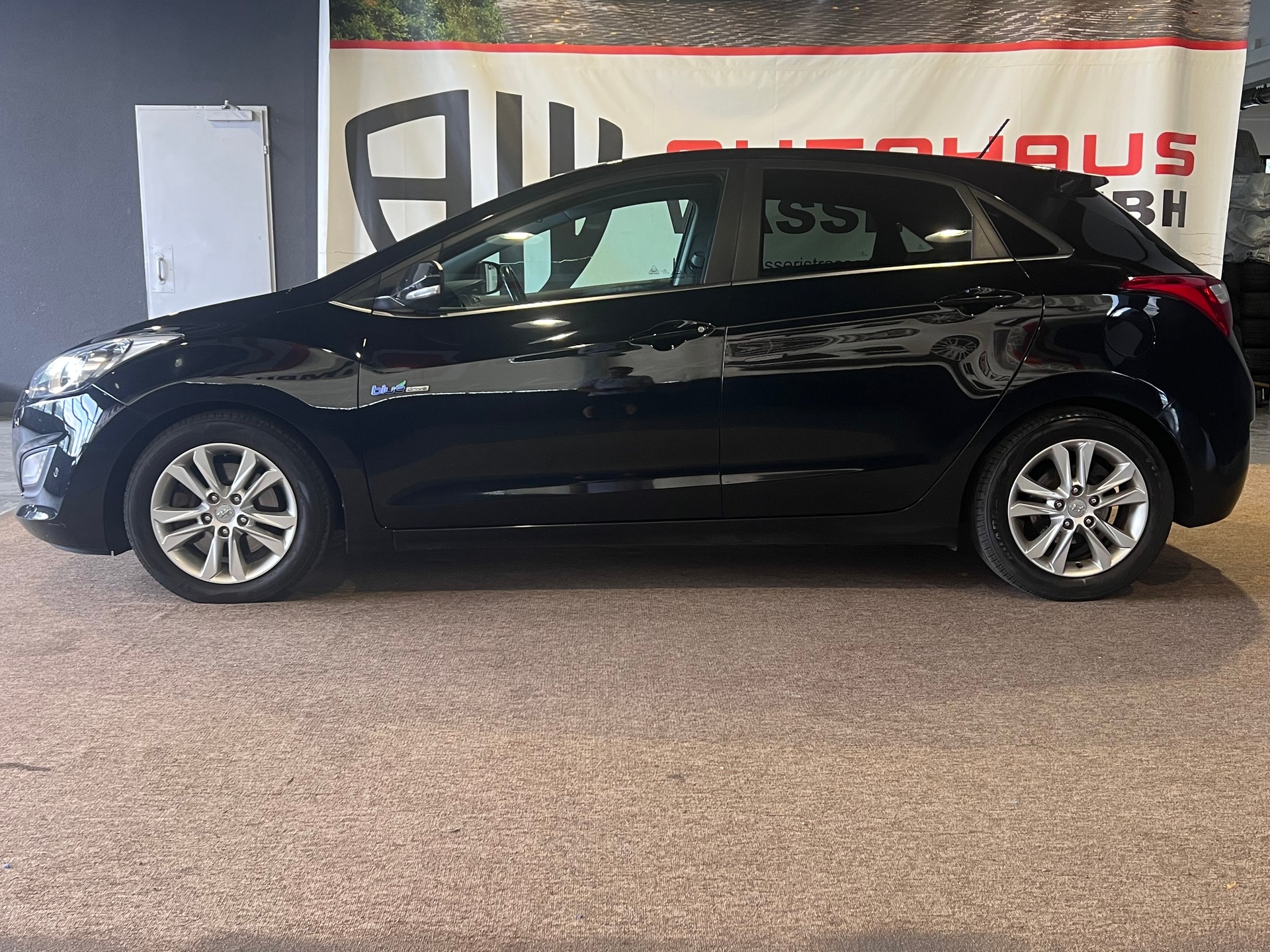 HYUNDAI i30 1.6 CRDi Style-image-5