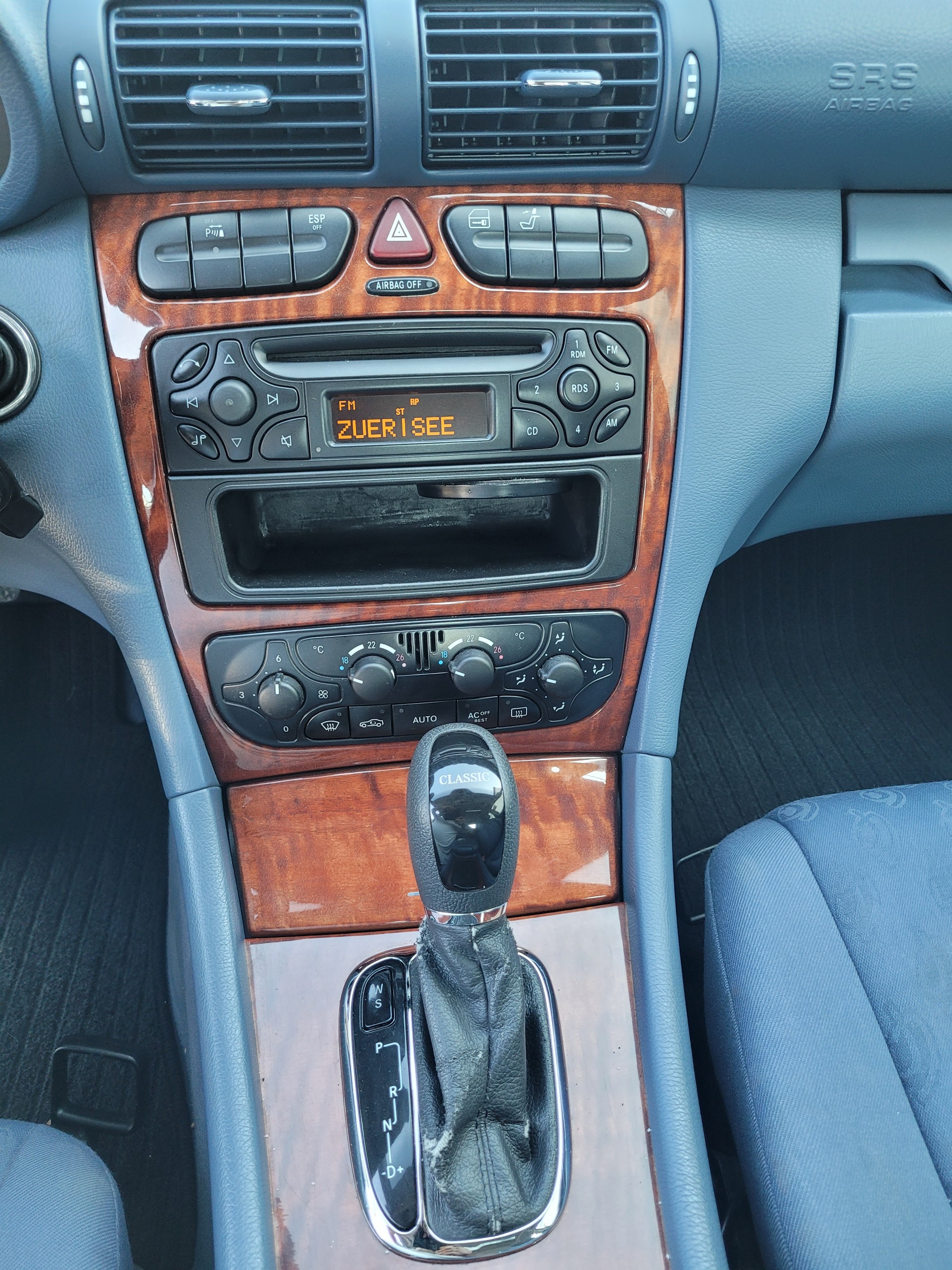 MERCEDES-BENZ C 240 Classic-image-11