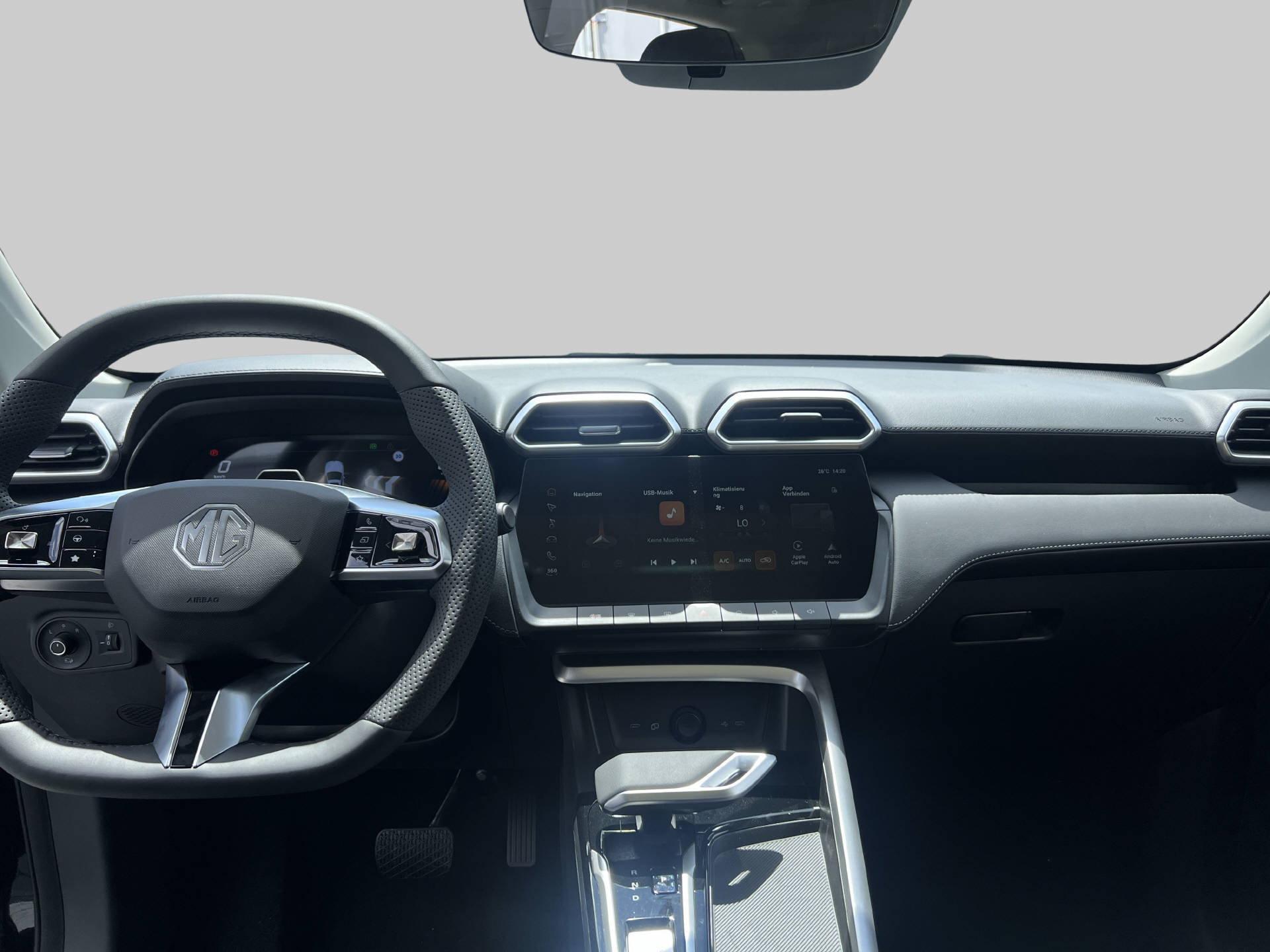 MG ZS 1.5 Hybrid+ Luxury-image-4