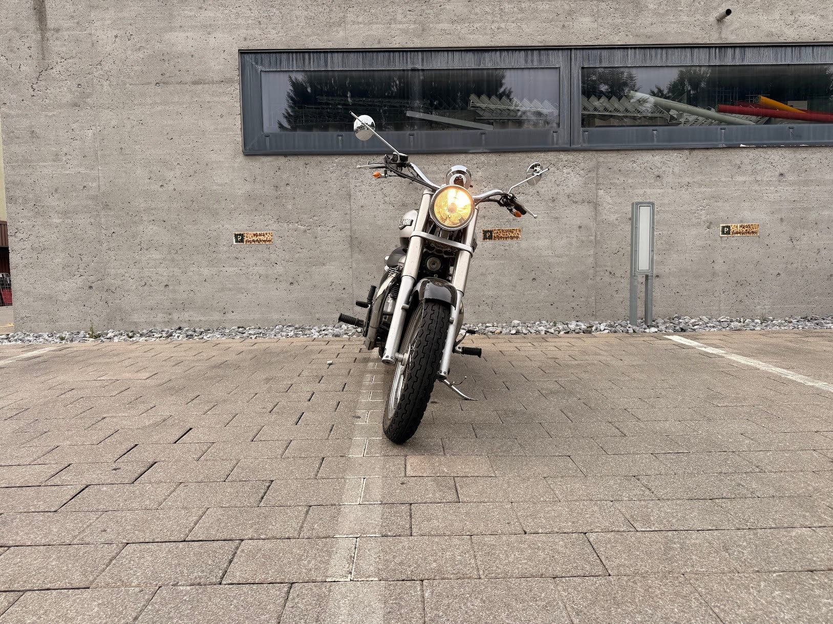TRIUMPH Bonneville America 800-image-3