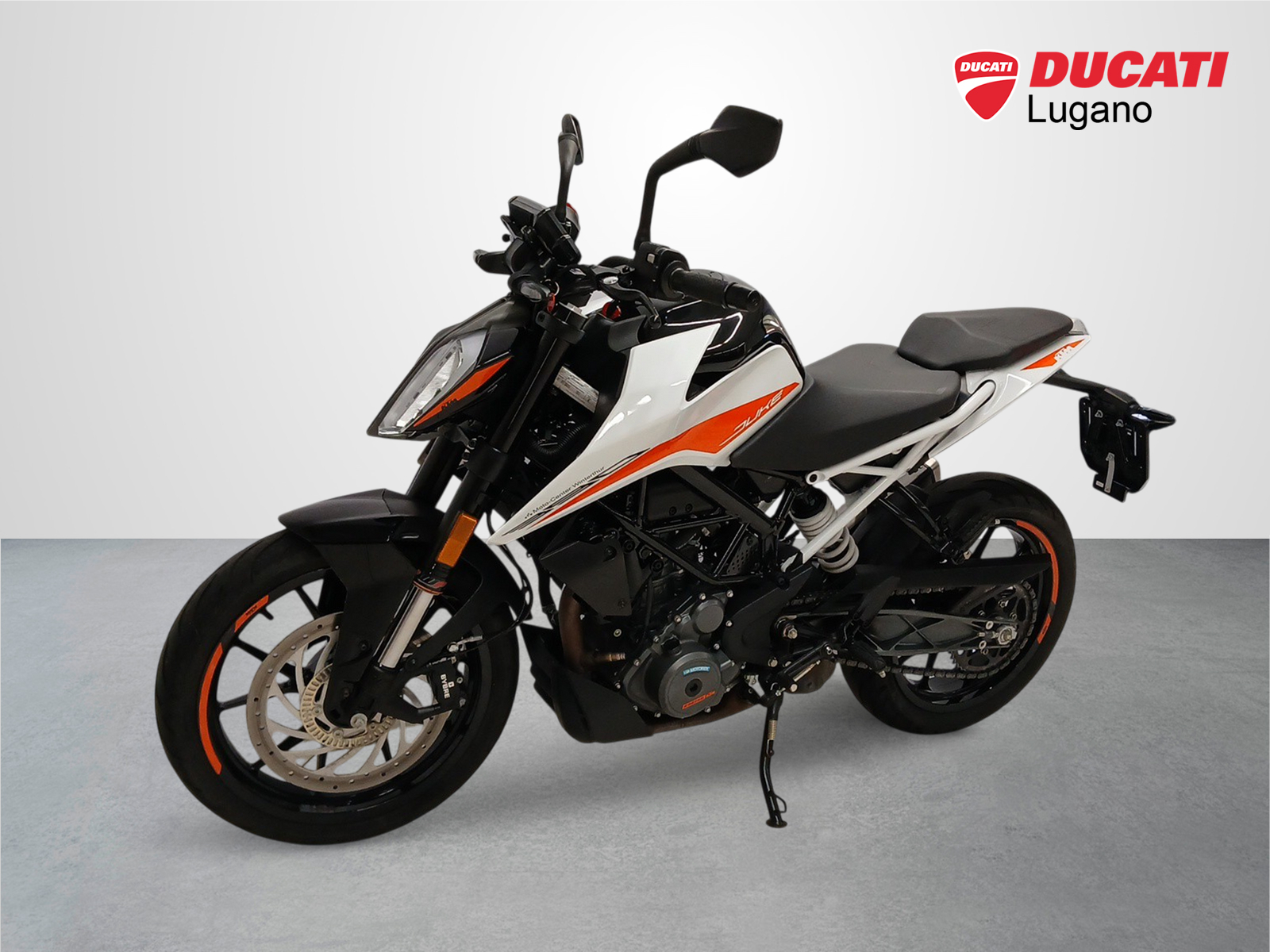 KTM 390 Duke-showroom-element-1