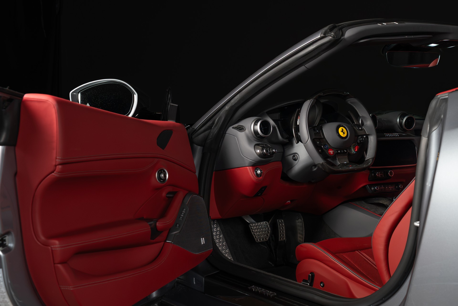 FERRARI Portofino M-image-11