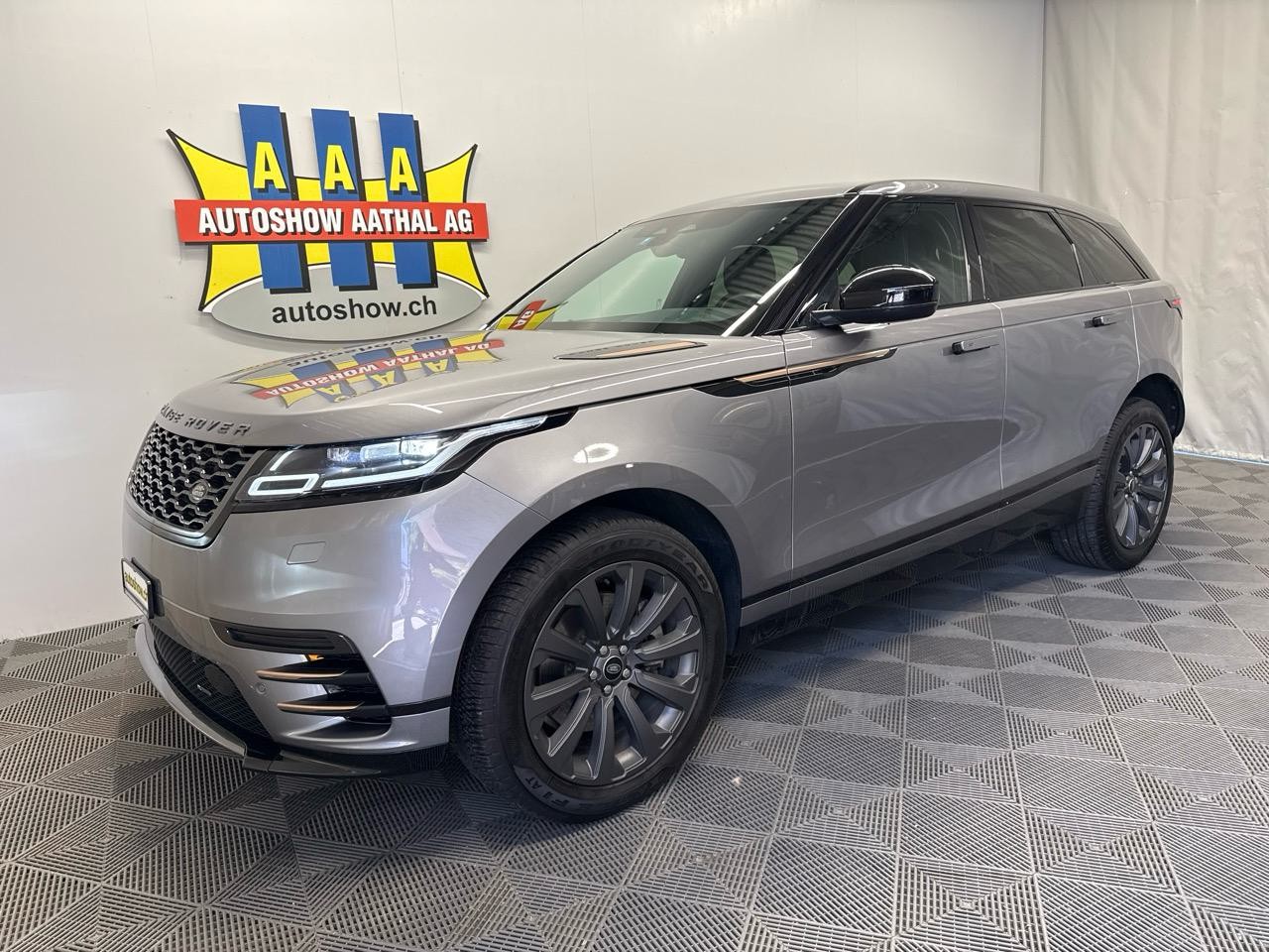 LAND ROVER Range Rover Velar D 200 R-Dynamic SE ic