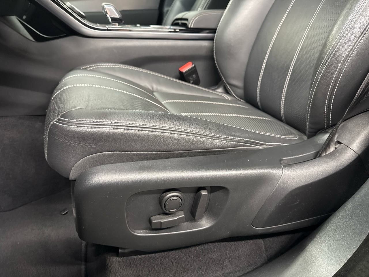 LAND ROVER Range Rover Velar D 200 R-Dynamic SE ic-image-4