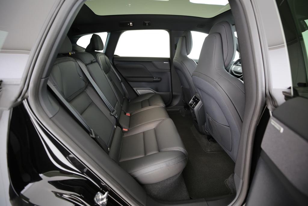 VOLVO EX60 Twin Ultra AWD-image-6