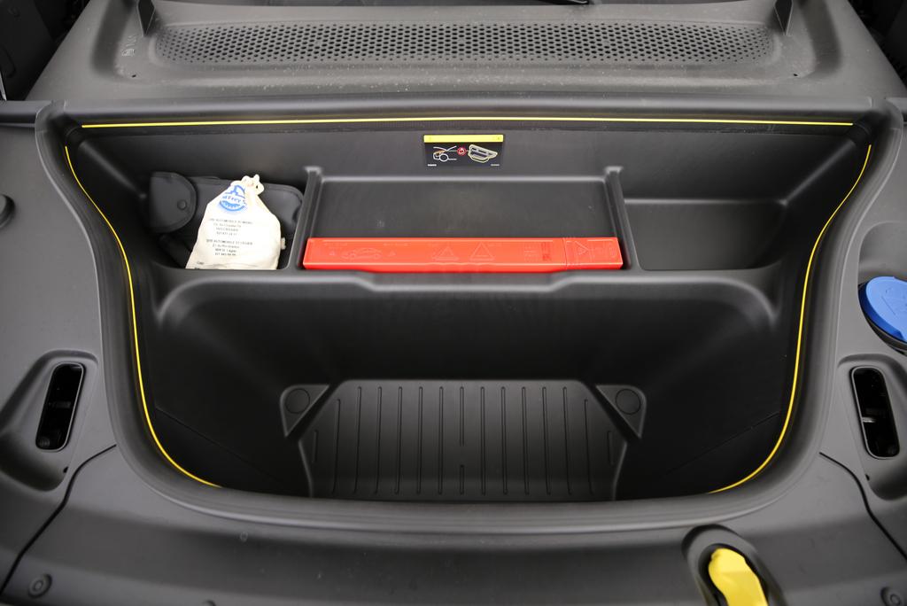 VOLVO EX60 Twin Ultra AWD-image-19