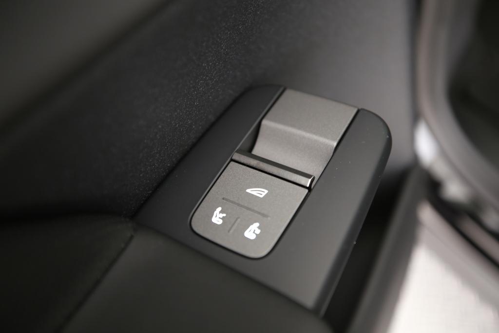 VOLVO EX60 Twin Ultra AWD-image-13