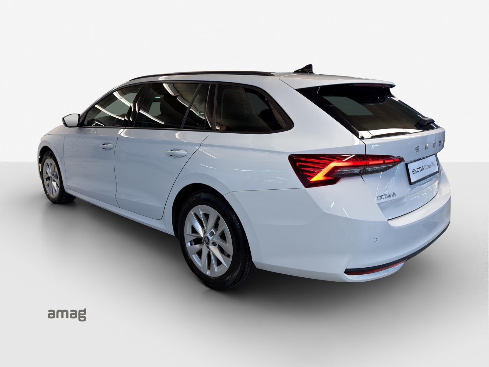 SKODA Octavia Combi 1.5 TSI mHEV DSG Selection-showroom-element-2